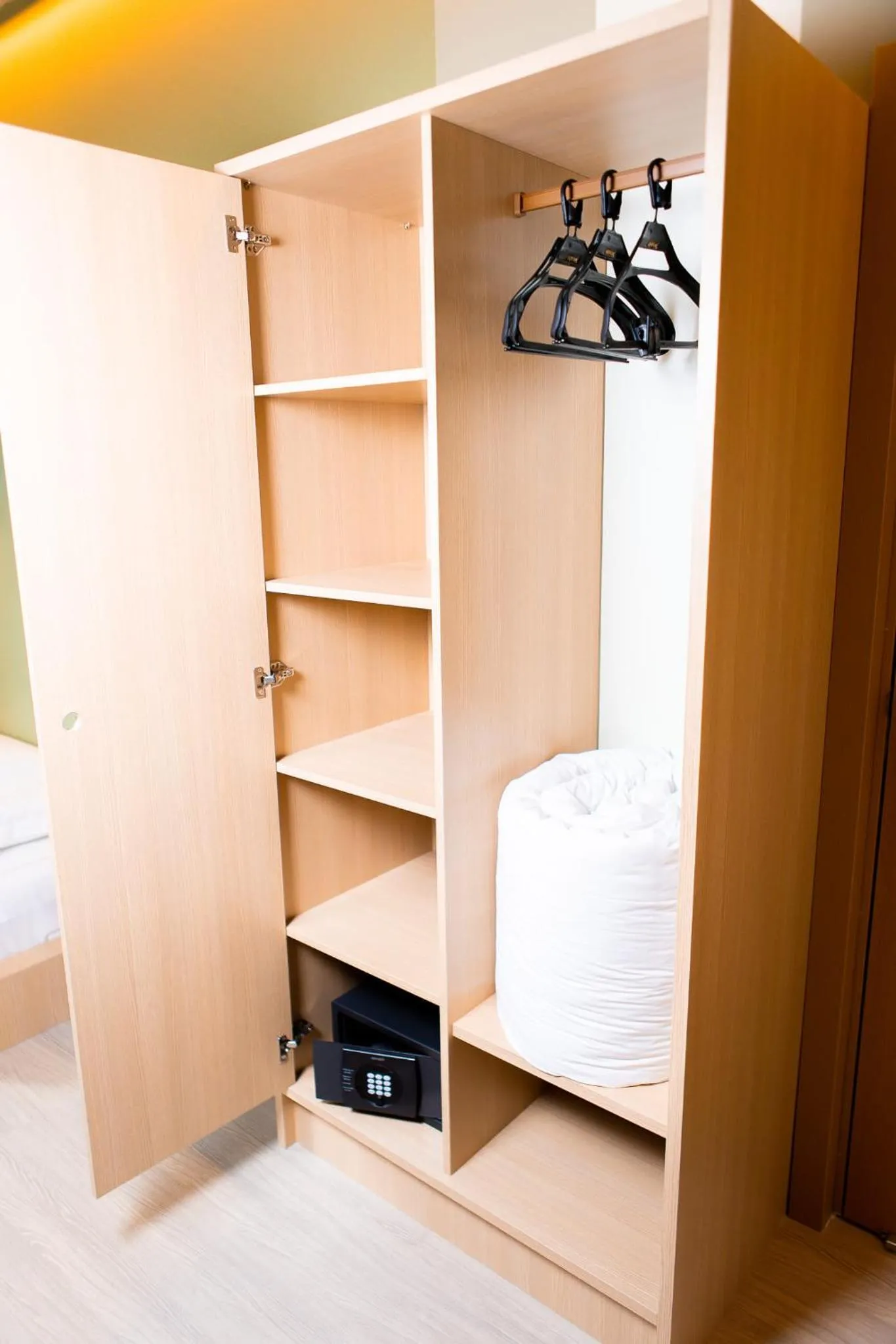 locker in Liwe Hotels