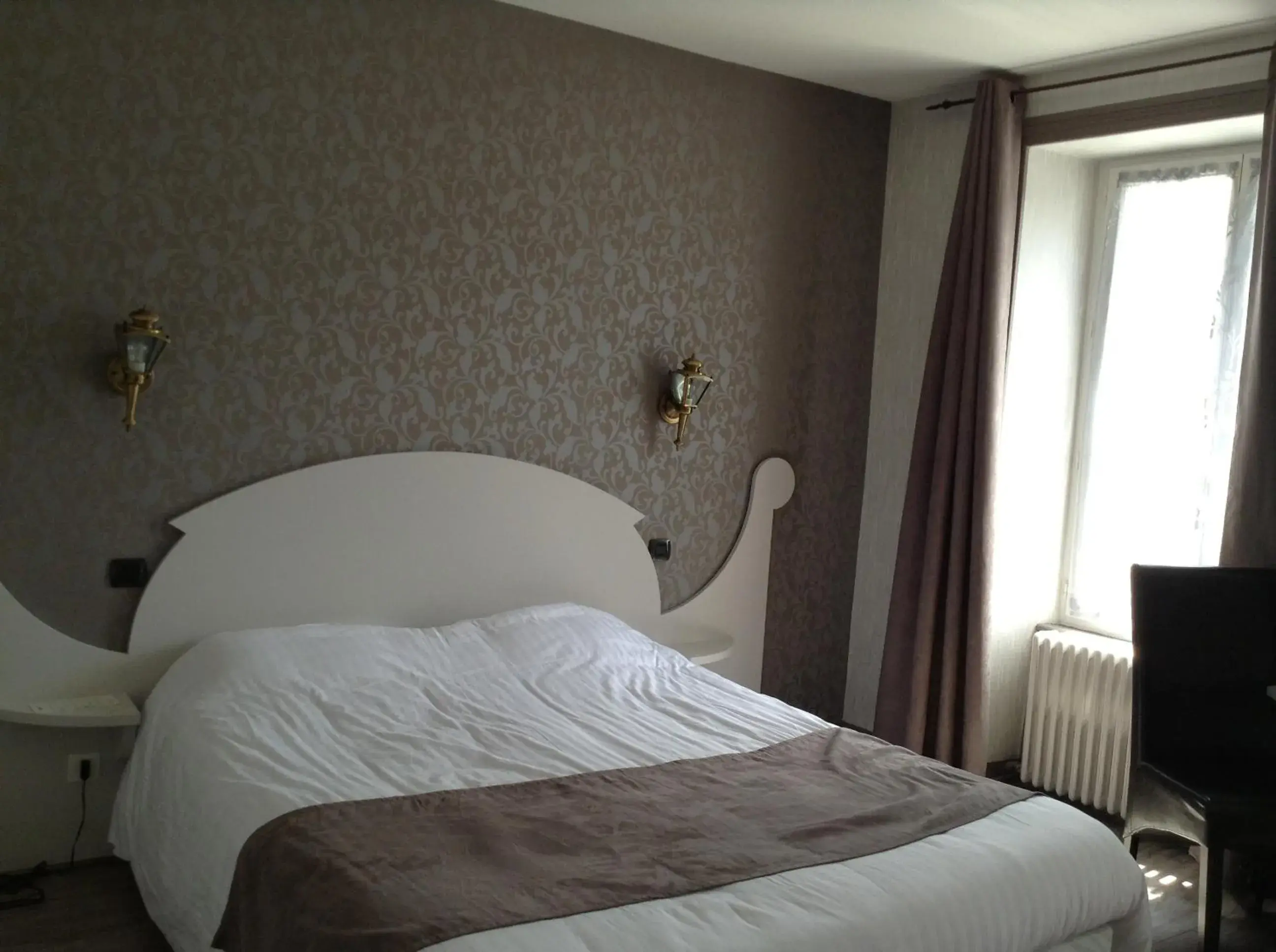 Bedroom, Bed in Logis SPA Hotel Restaurant De La Poste Bedroom, Bed in Logis SPA Hotel Restaurant De La Poste