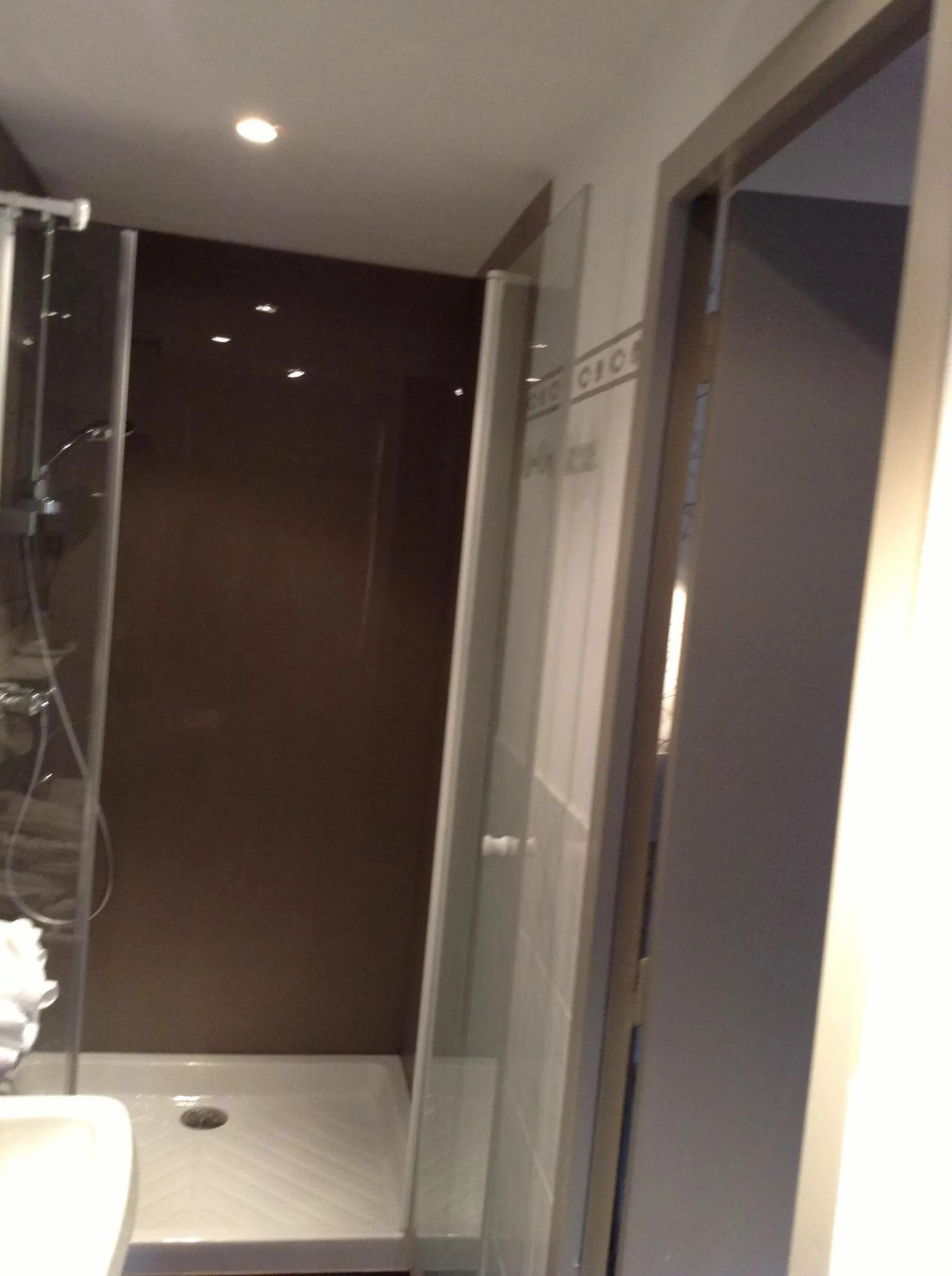 Bathroom in Logis SPA Hotel Restaurant De La Poste