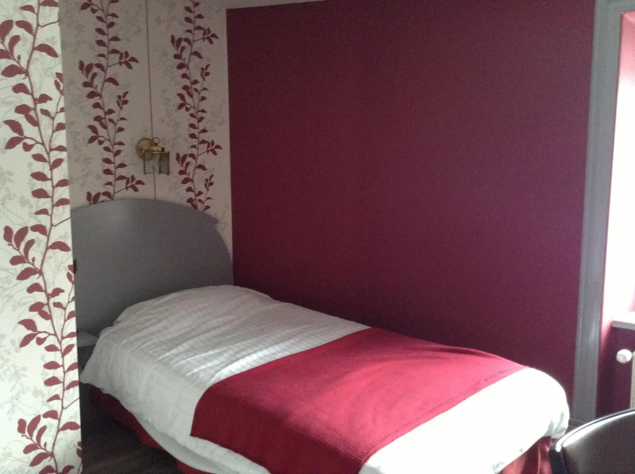 Bedroom, Bed in Logis SPA Hotel Restaurant De La Poste Bedroom, Bed in Logis SPA Hotel Restaurant De La Poste