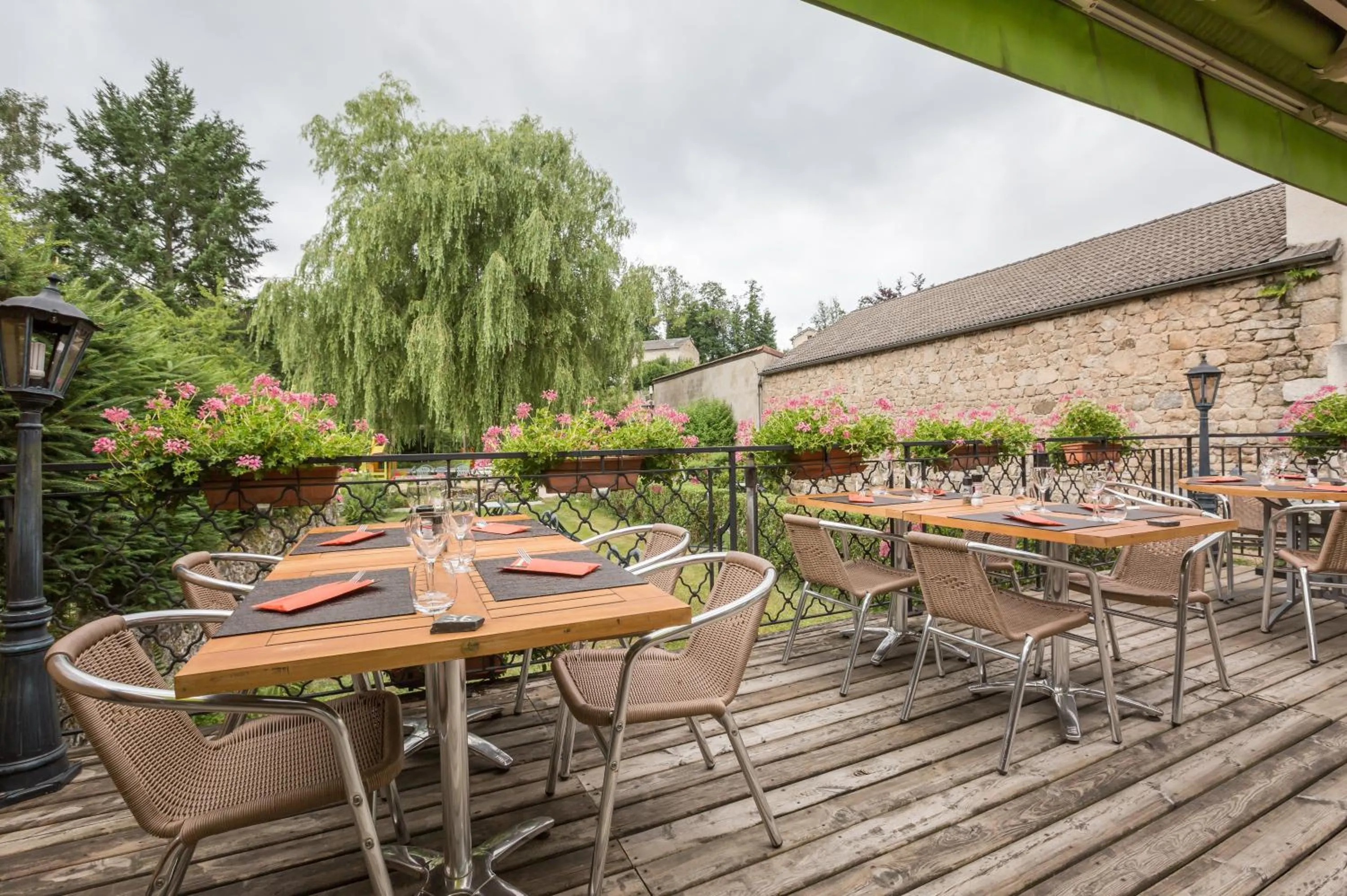 Balcony/Terrace in Logis SPA Hotel Restaurant De La Poste