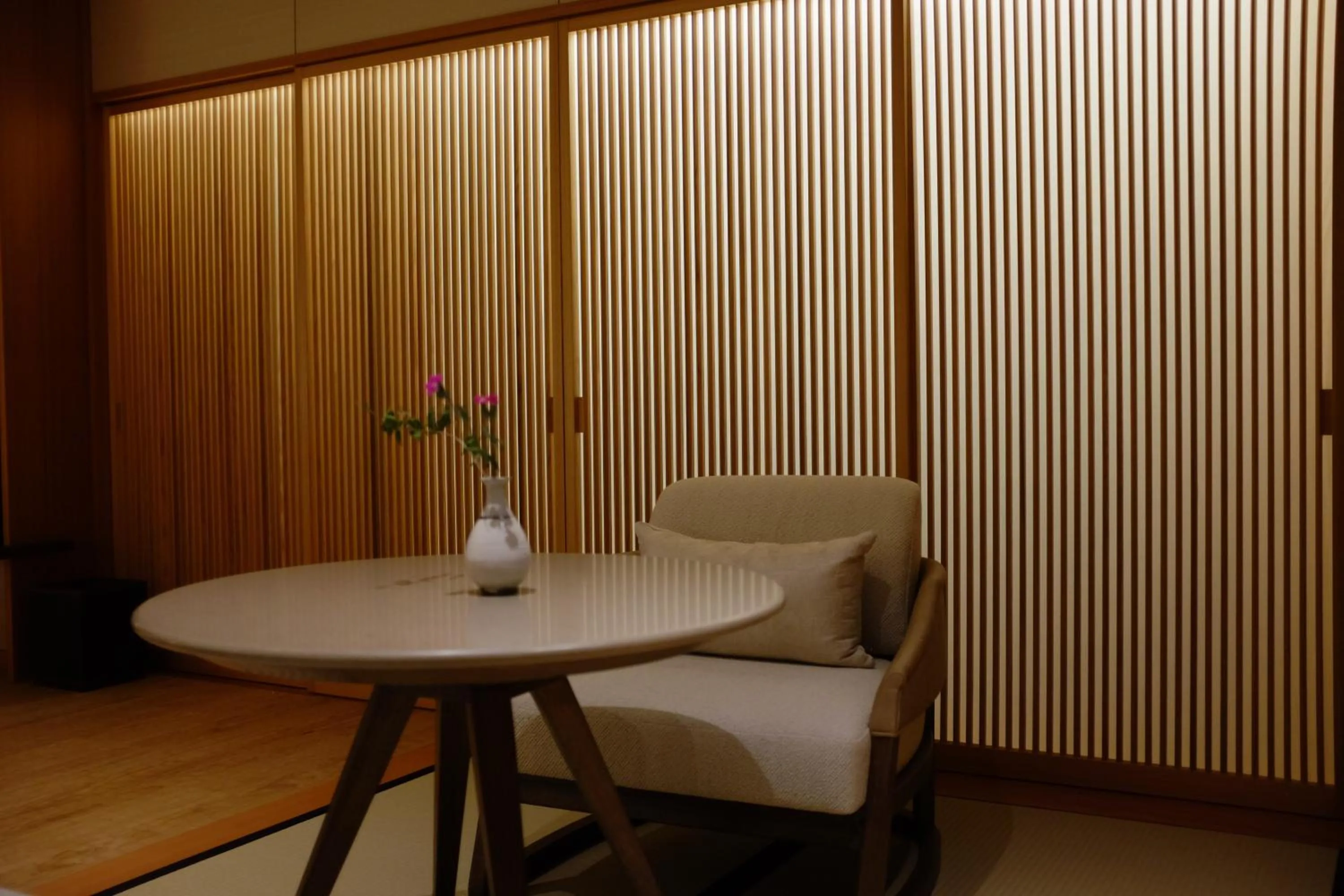Photo of the whole room in Imperial Hotel, Kyoto