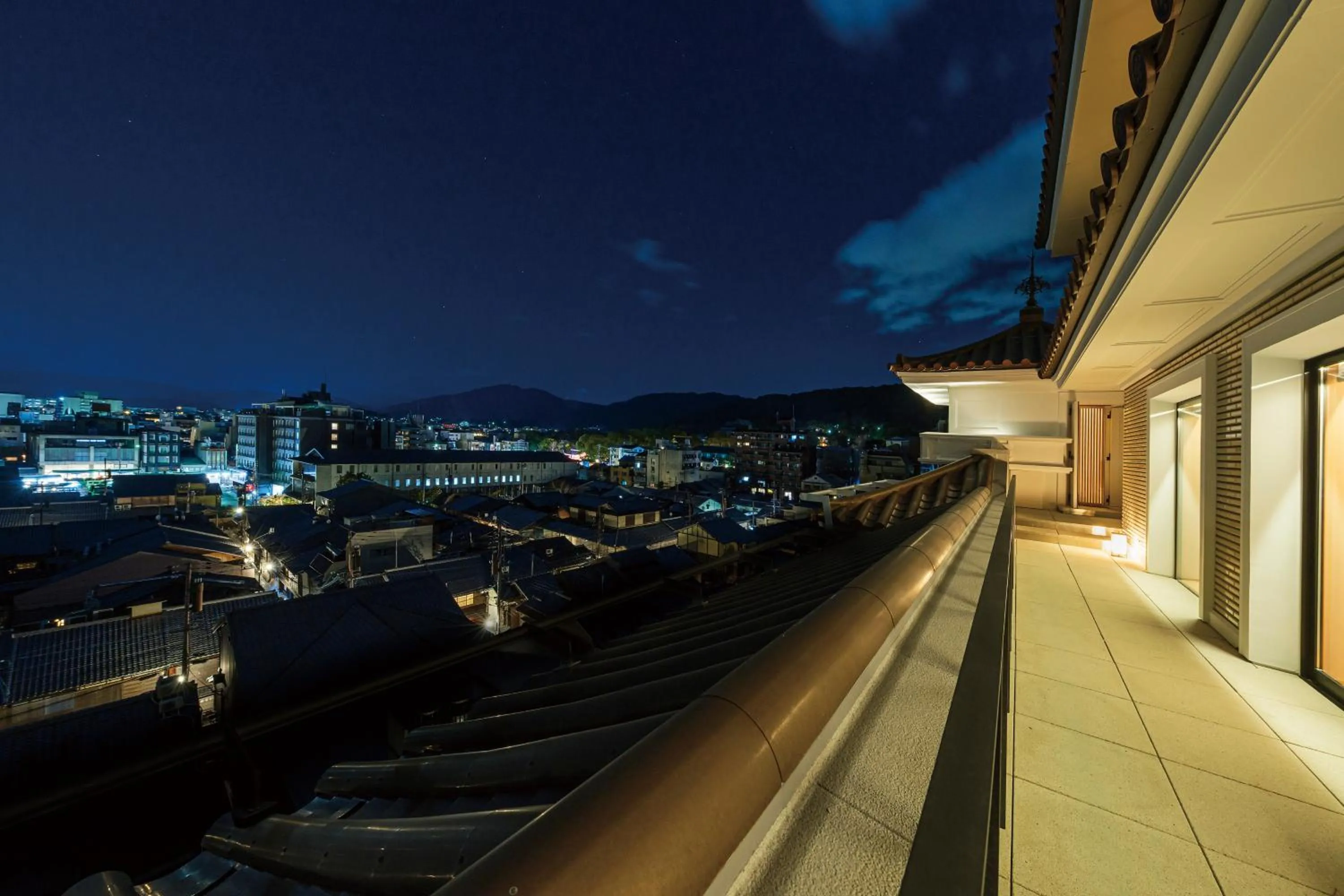 Night in Imperial Hotel, Kyoto
