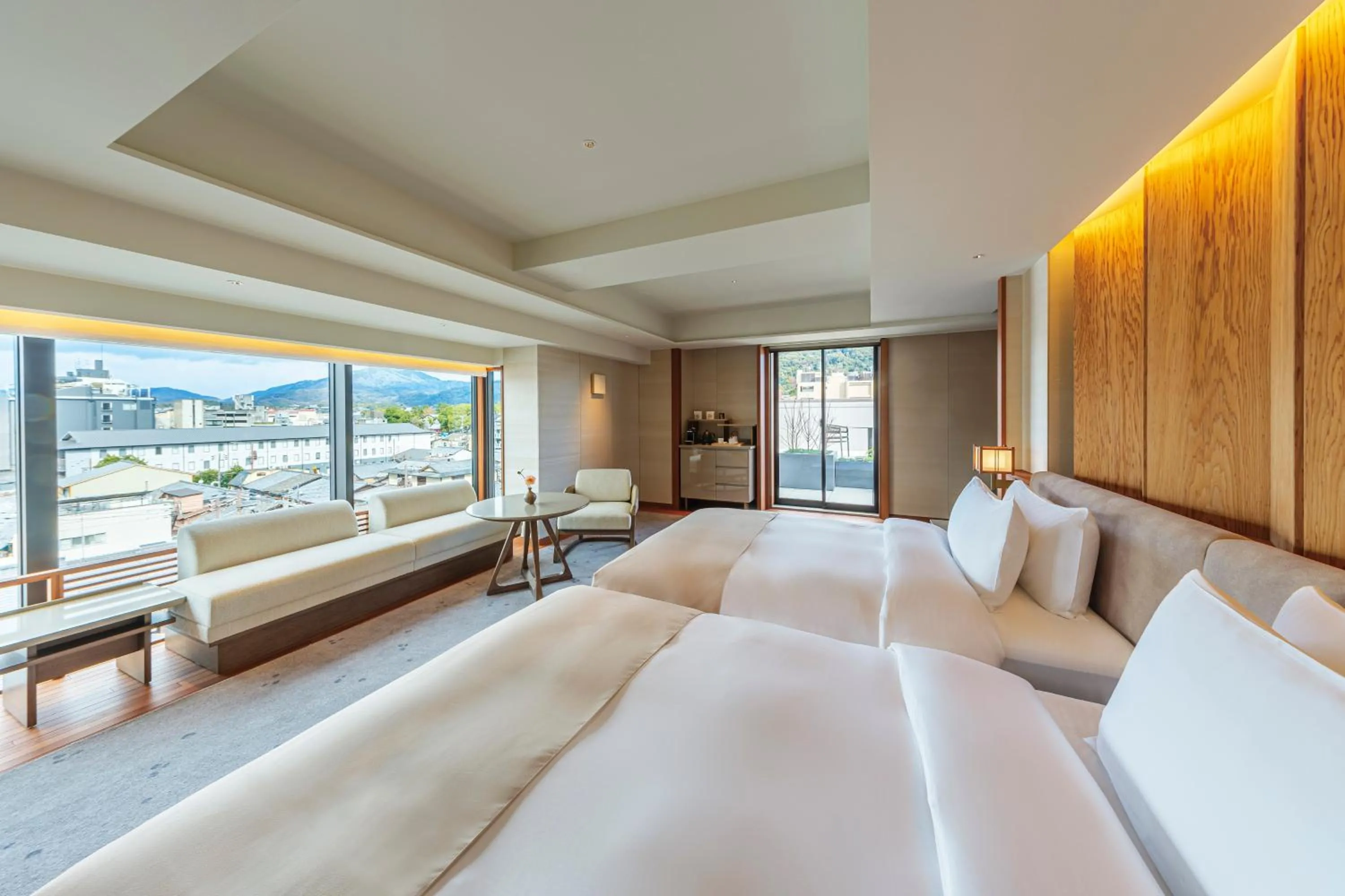 Photo of the whole room, Bed in Imperial Hotel, Kyoto