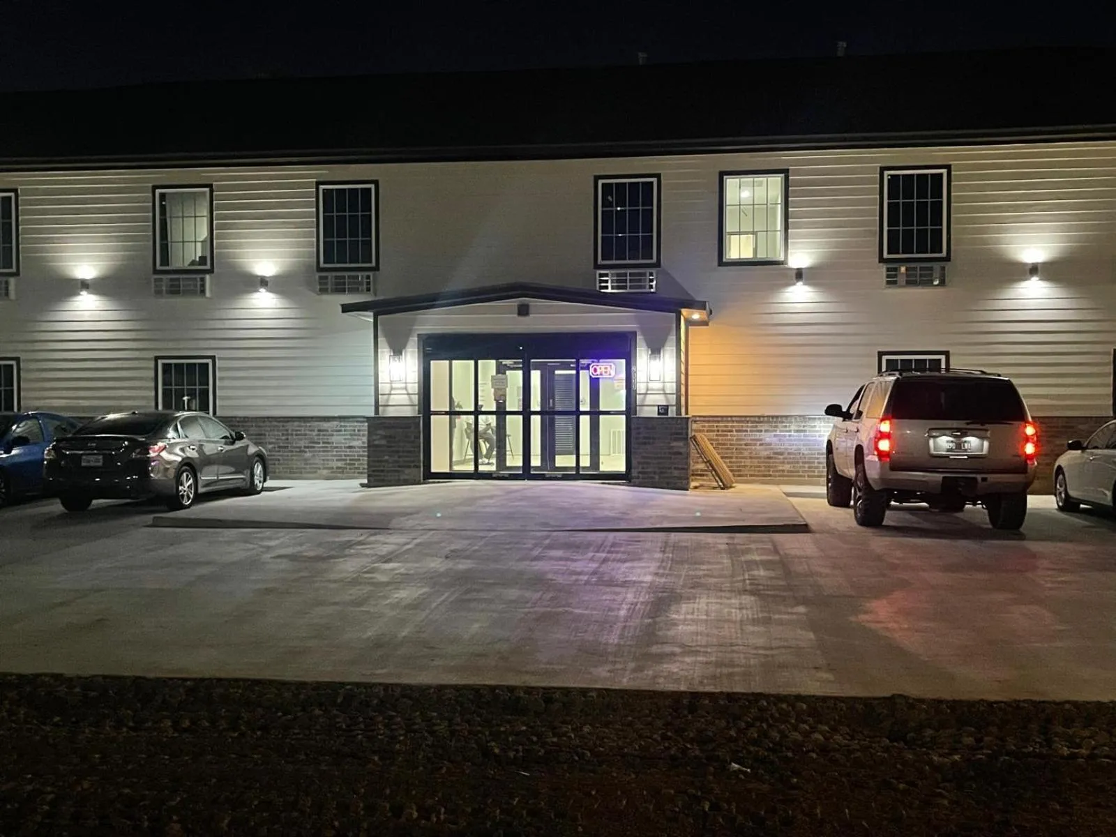 Facade/entrance in Hotel O Efficiency De Luxe Near Lake Charles Sulphur