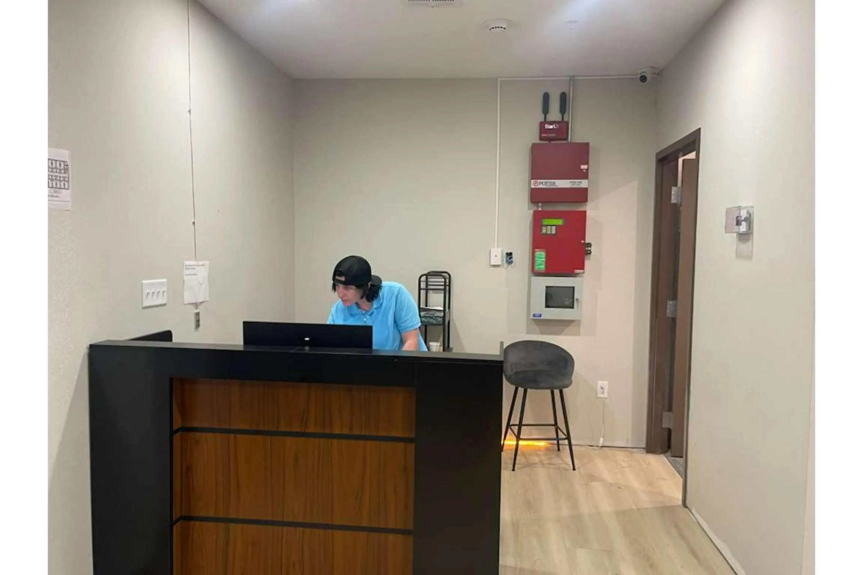 Lobby or reception in Hotel O Efficiency De Luxe Near Lake Charles Sulphur