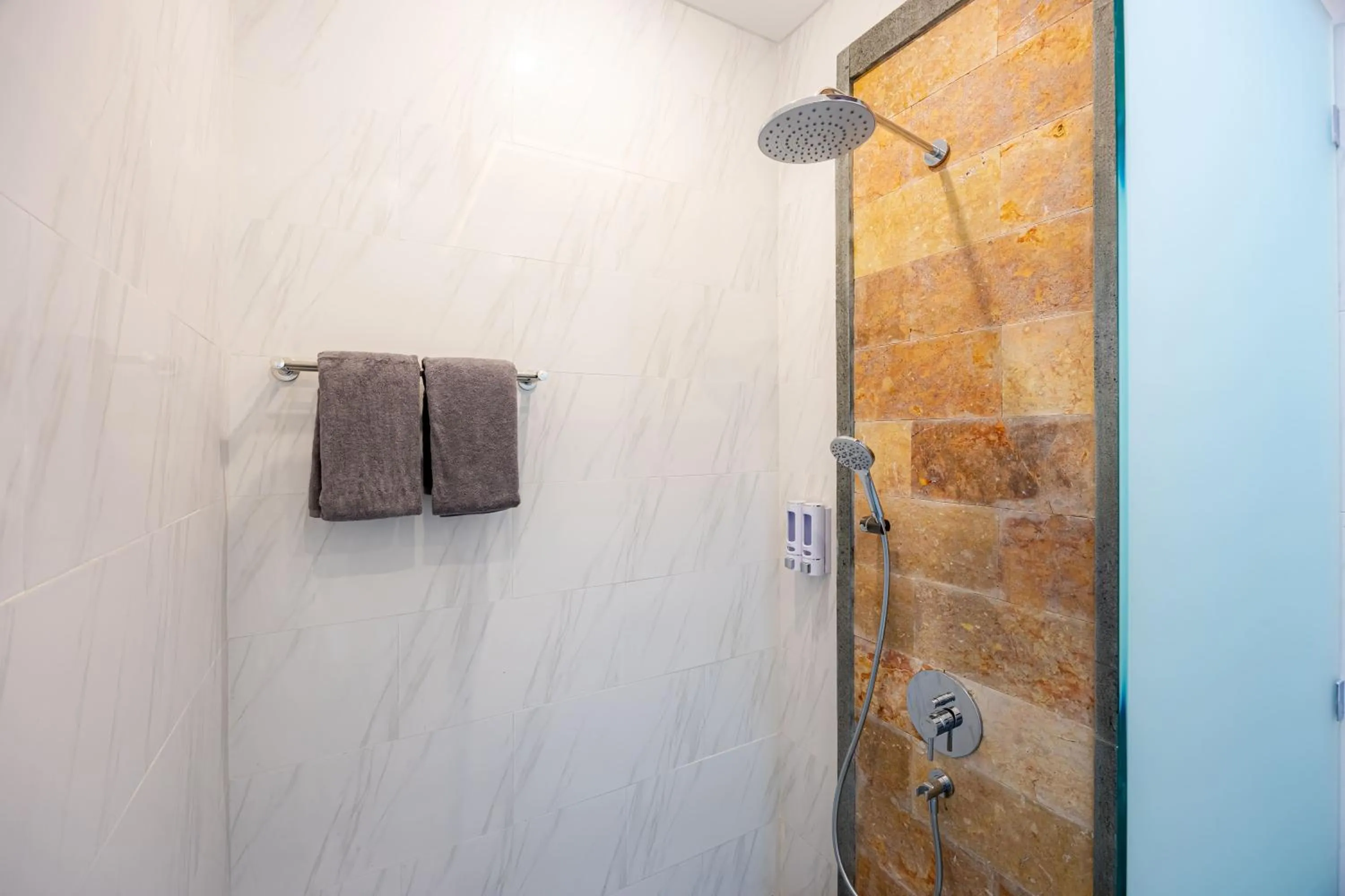 Bathroom in Cove Dharma Kencana