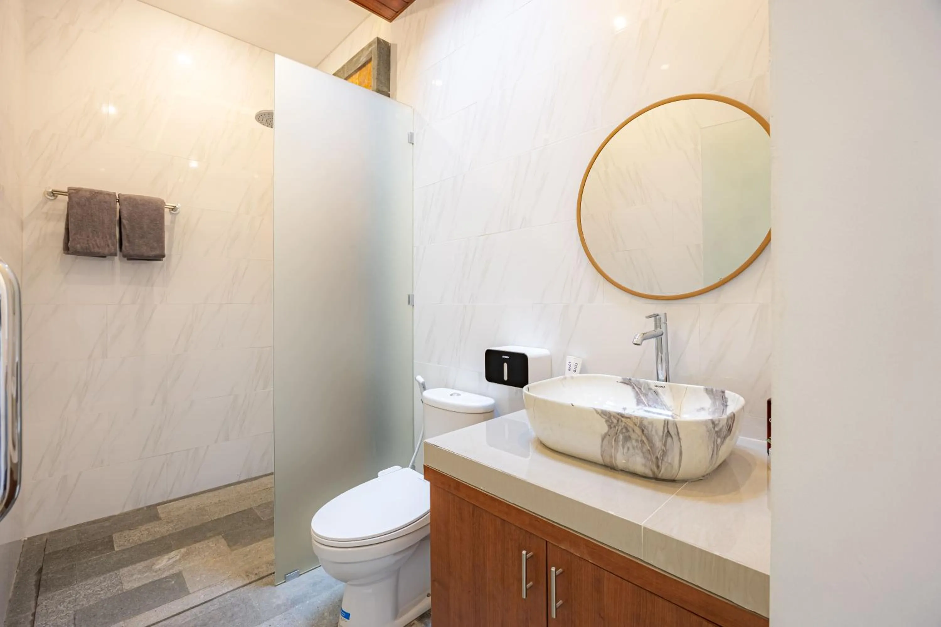 Bathroom in Cove Dharma Kencana
