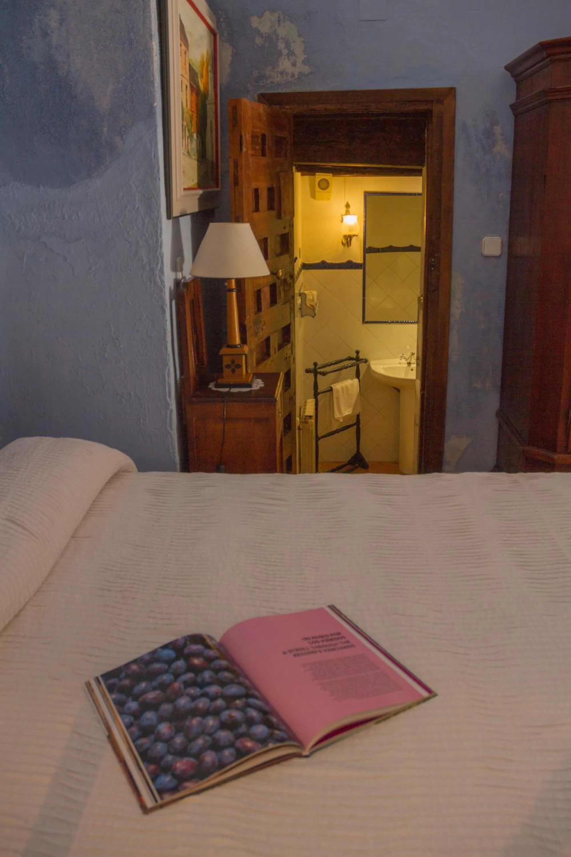Photo of the whole room, Bed in Casa Palacio Conde de Garcinarro