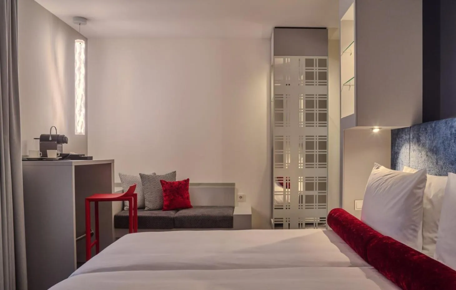 Photo of the whole room, Bed in Essential by Dorint Düsseldorf Deiker Höfe