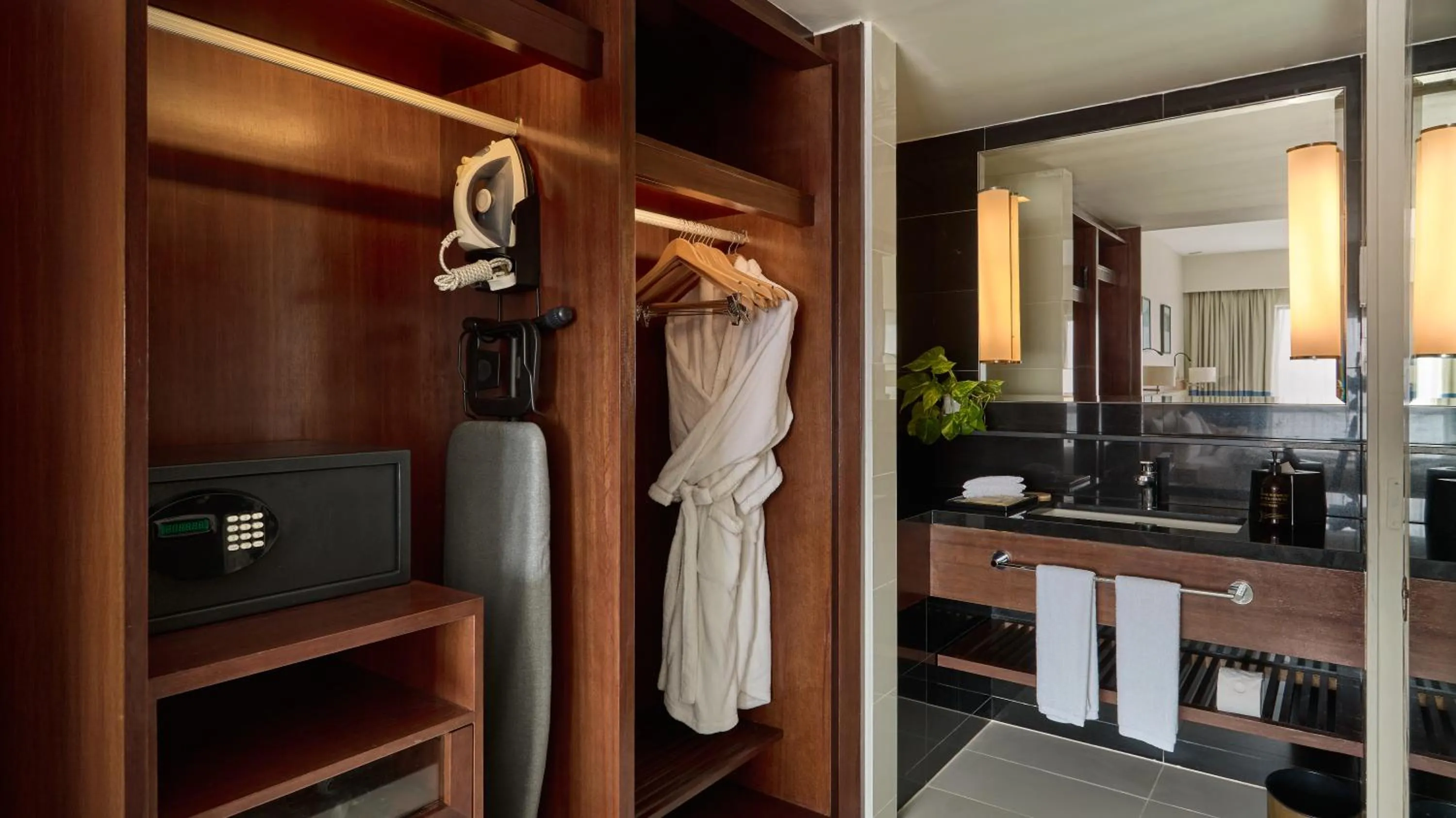 wardrobe in Ormond Sandakan