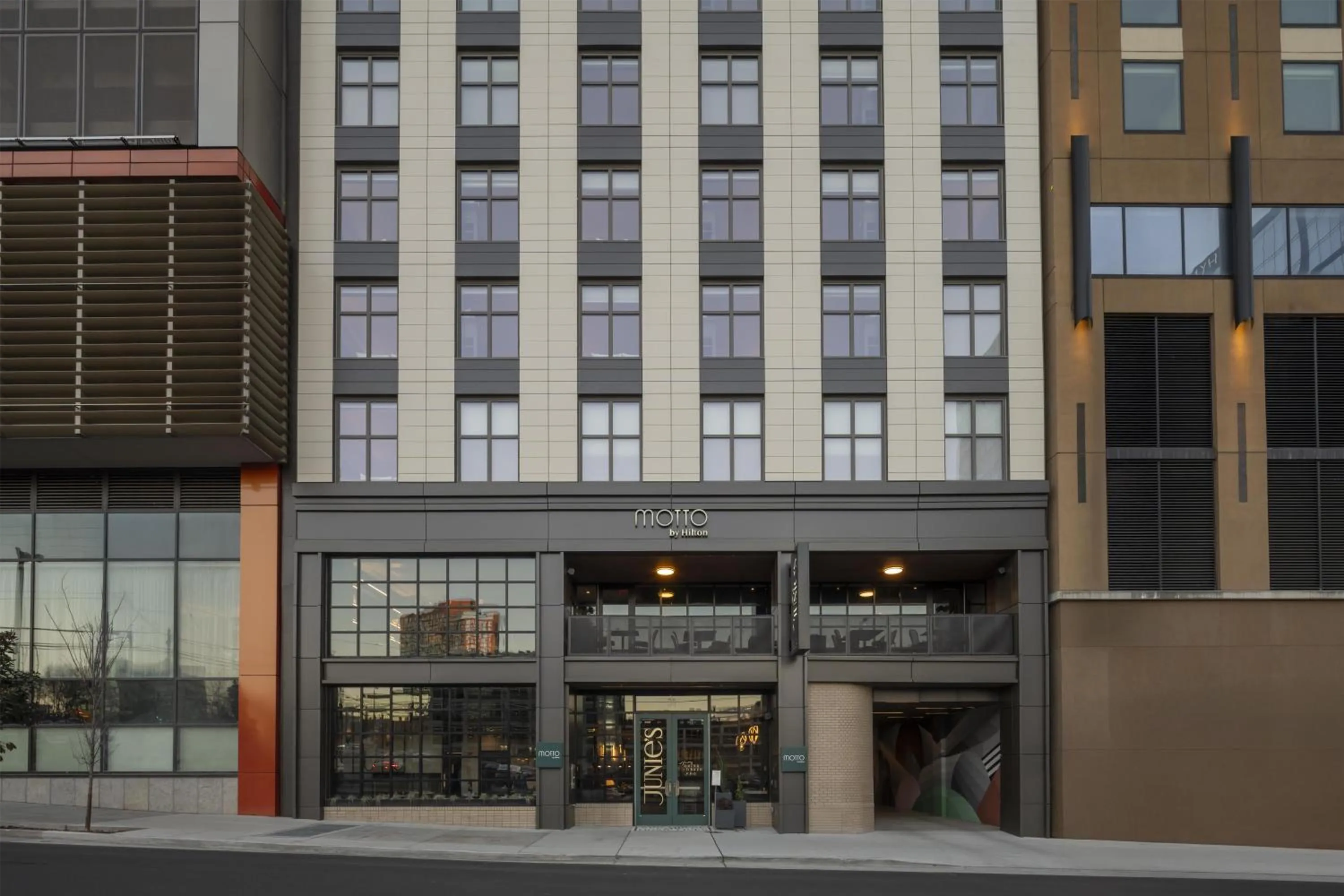 Property building in Motto By Hilton Nashville Downtown