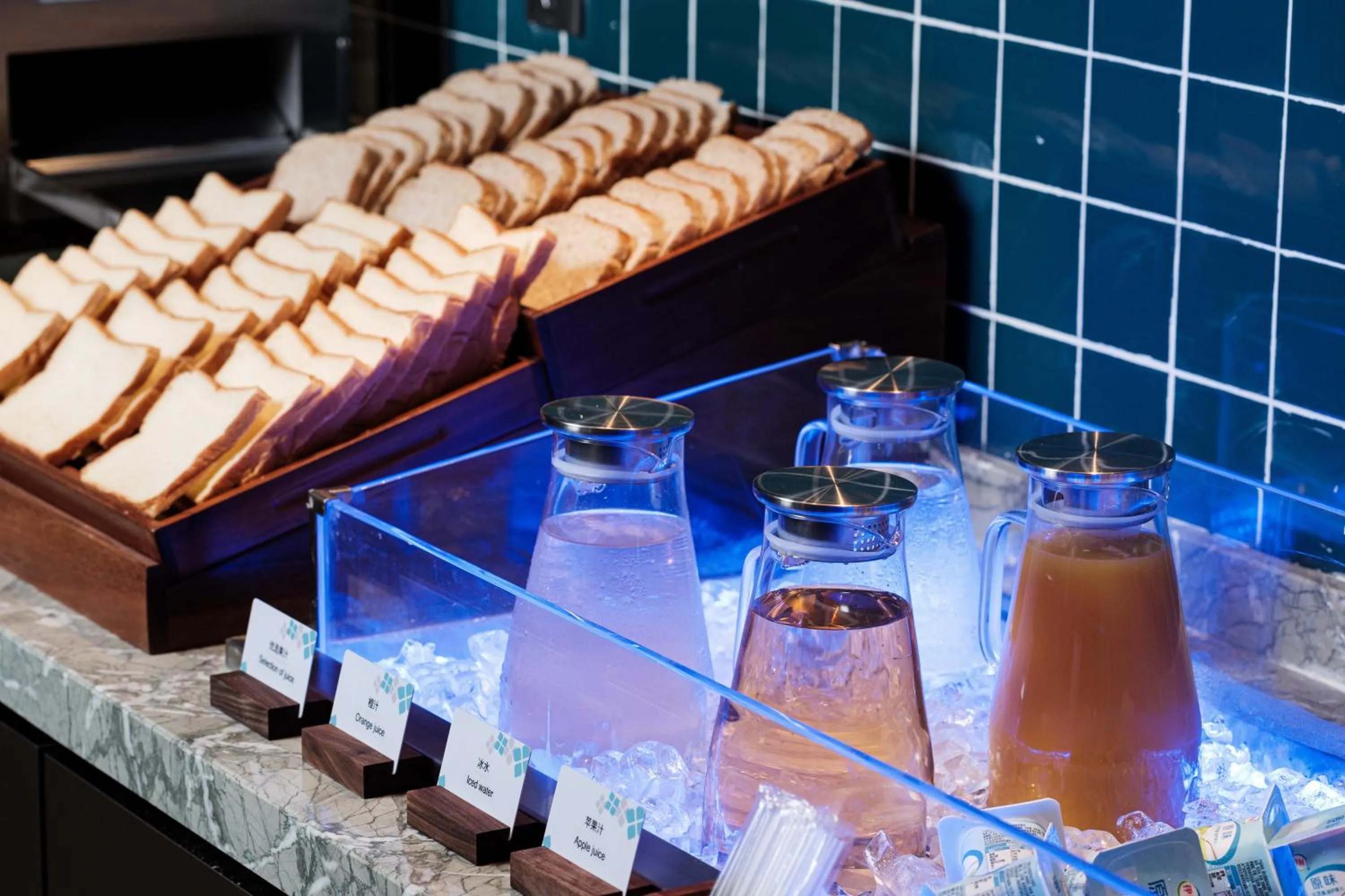 Restaurant/places to eat in Hilton Garden Inn Chengdu East Railway Station