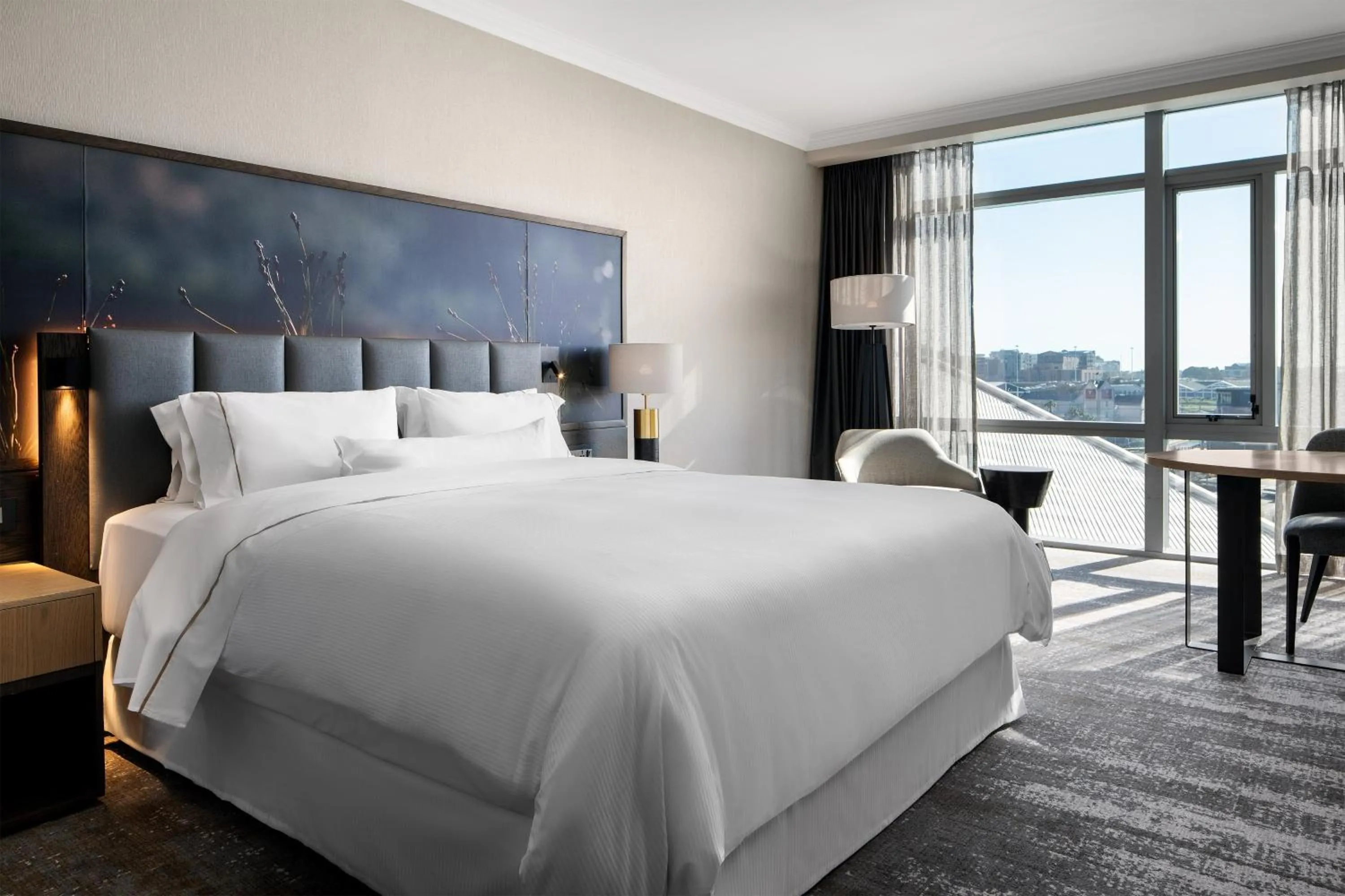 Photo of the whole room, Bed in The Westin Cape Town