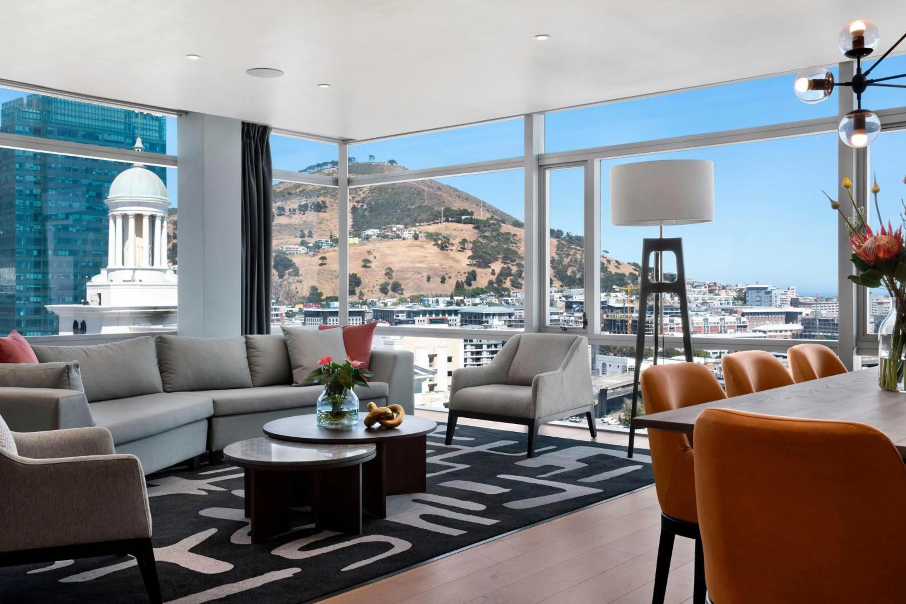 Lounge or bar in The Westin Cape Town