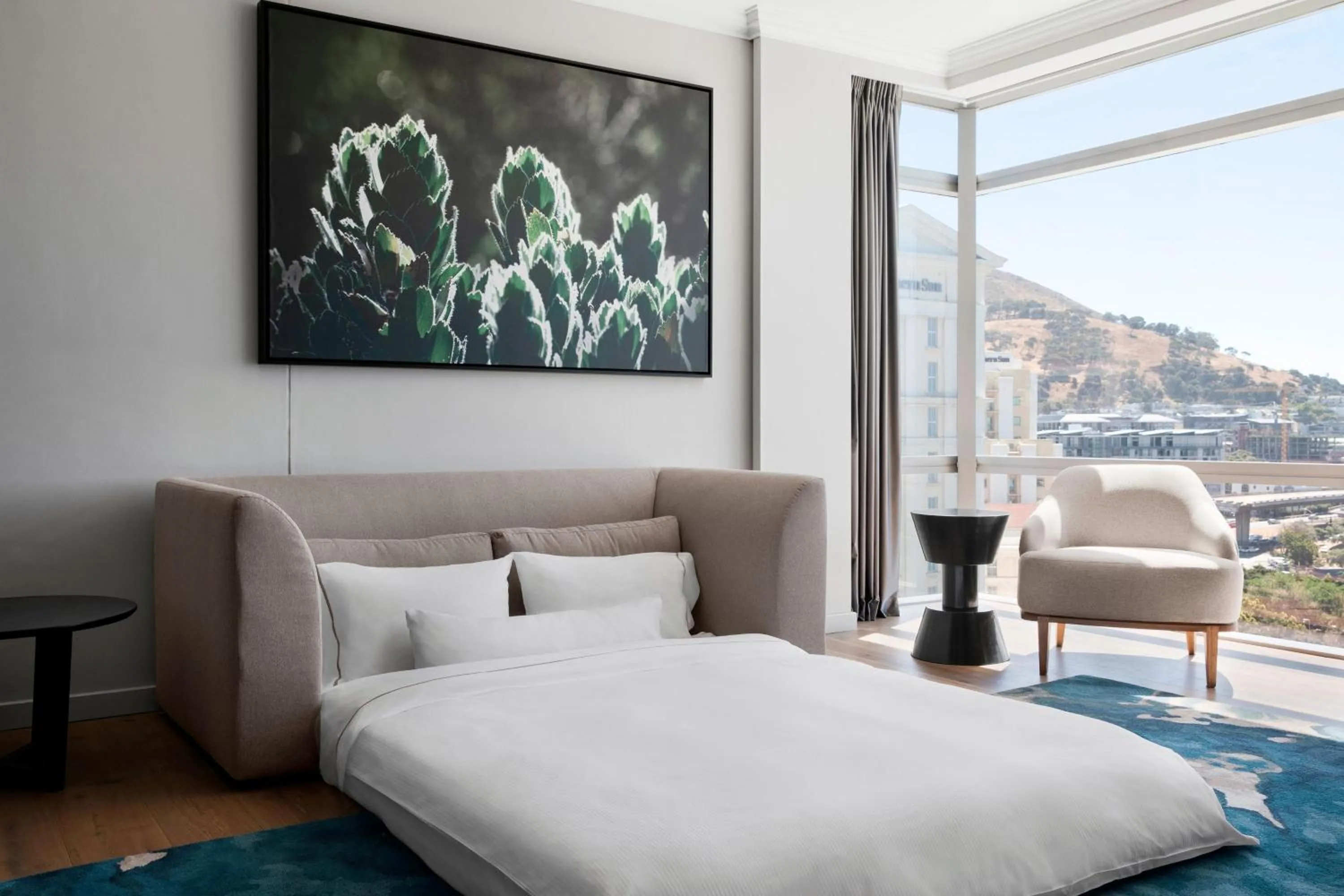 Photo of the whole room, Bed in The Westin Cape Town