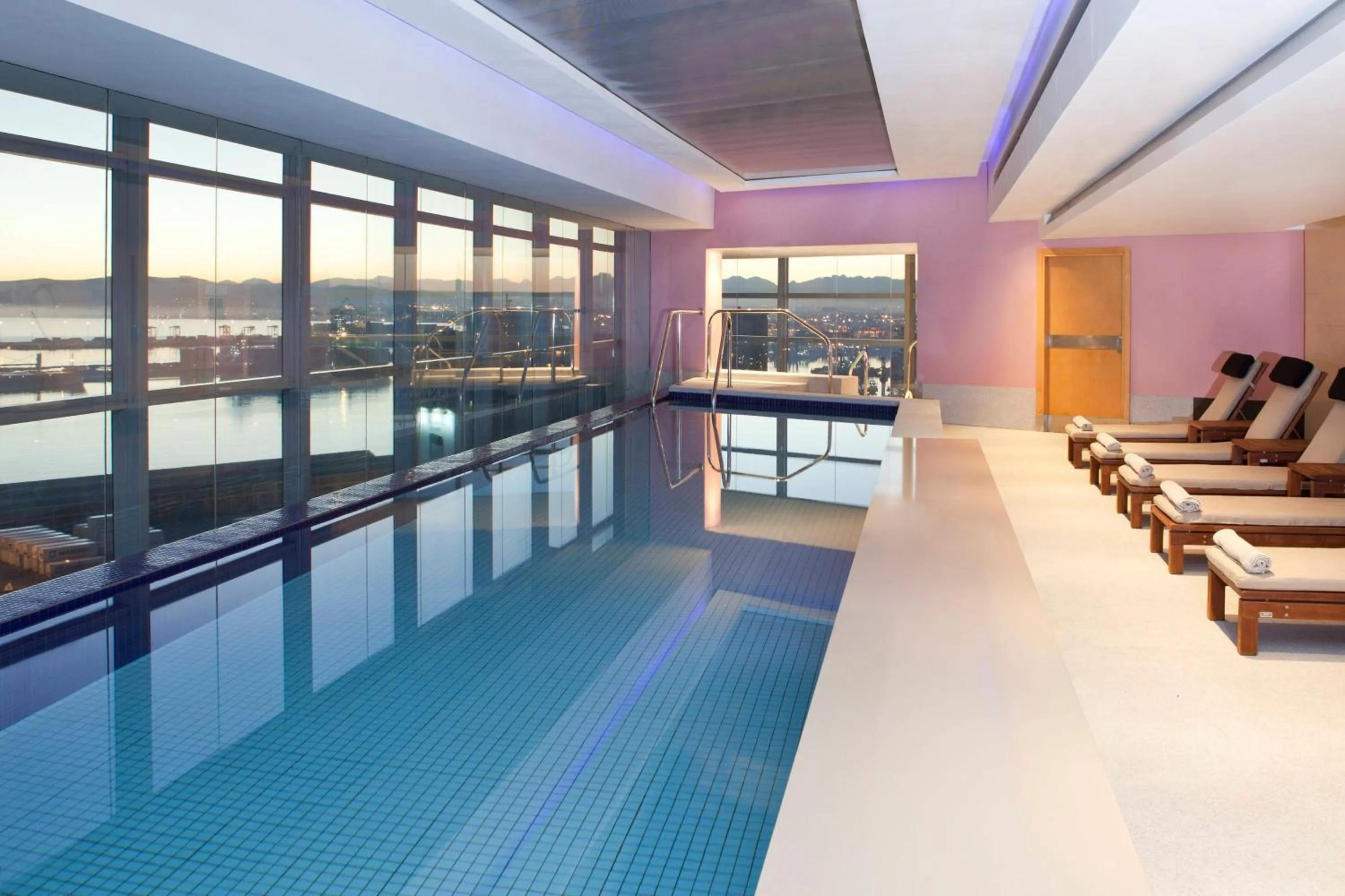 Swimming pool in The Westin Cape Town