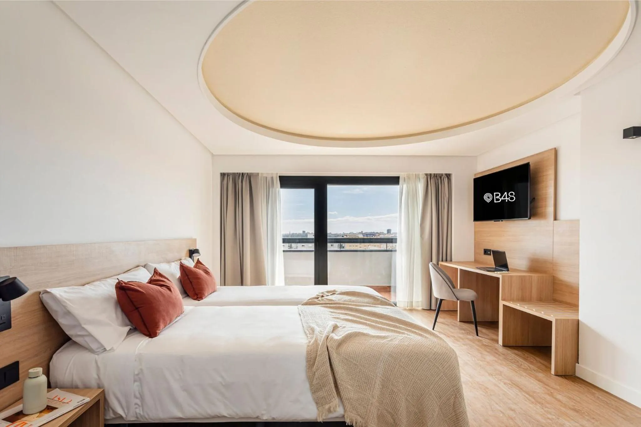 Bed in B48 Valencia Feria