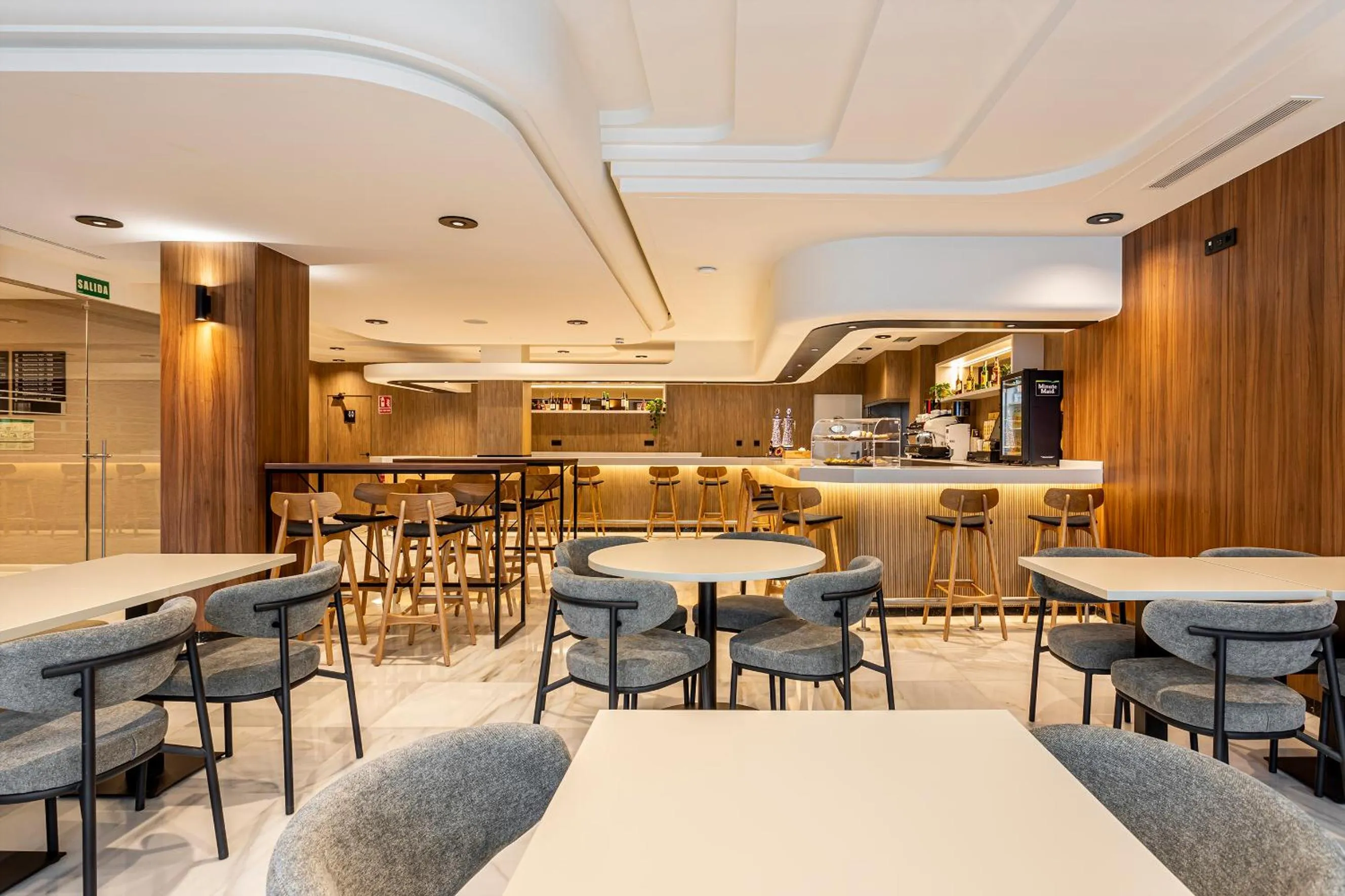 Restaurant/places to eat in B48 Valencia Feria