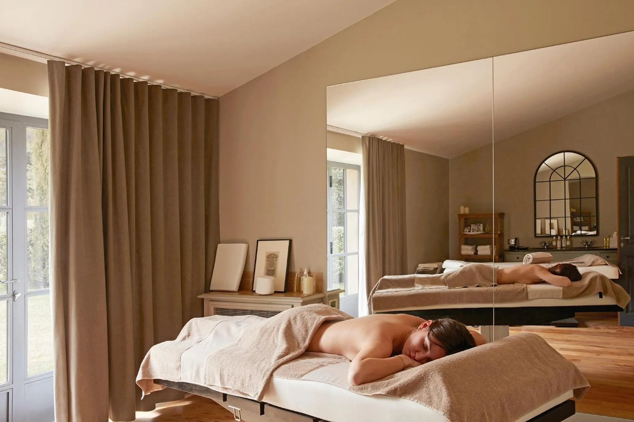 Massage, Bed in Domaine de Fontenille