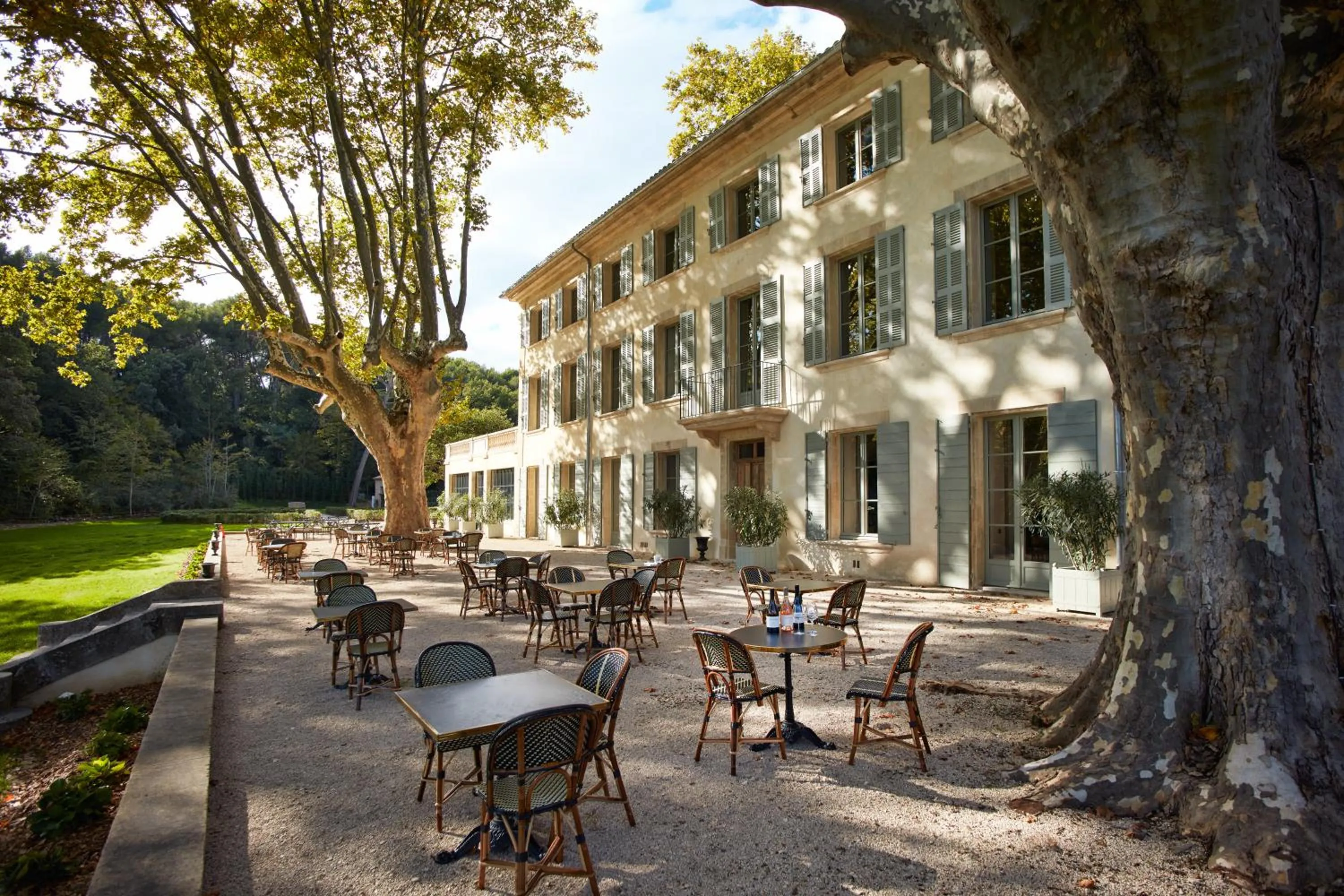 Property building in Domaine de Fontenille