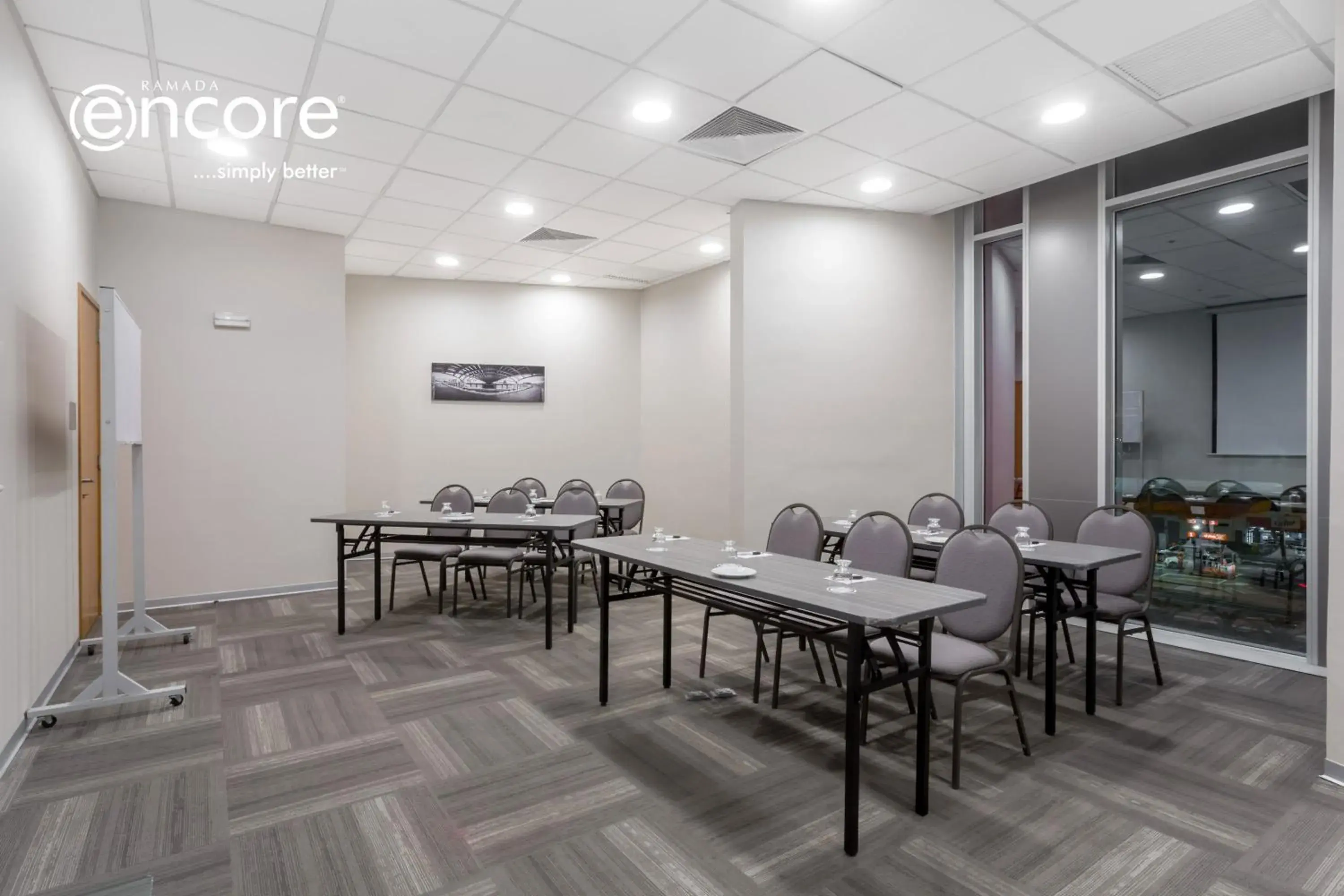 Lounge or bar in Ramada Encore by Wyndham Lima San Isidro Lounge or bar in Ramada Encore by Wyndham Lima San Isidro