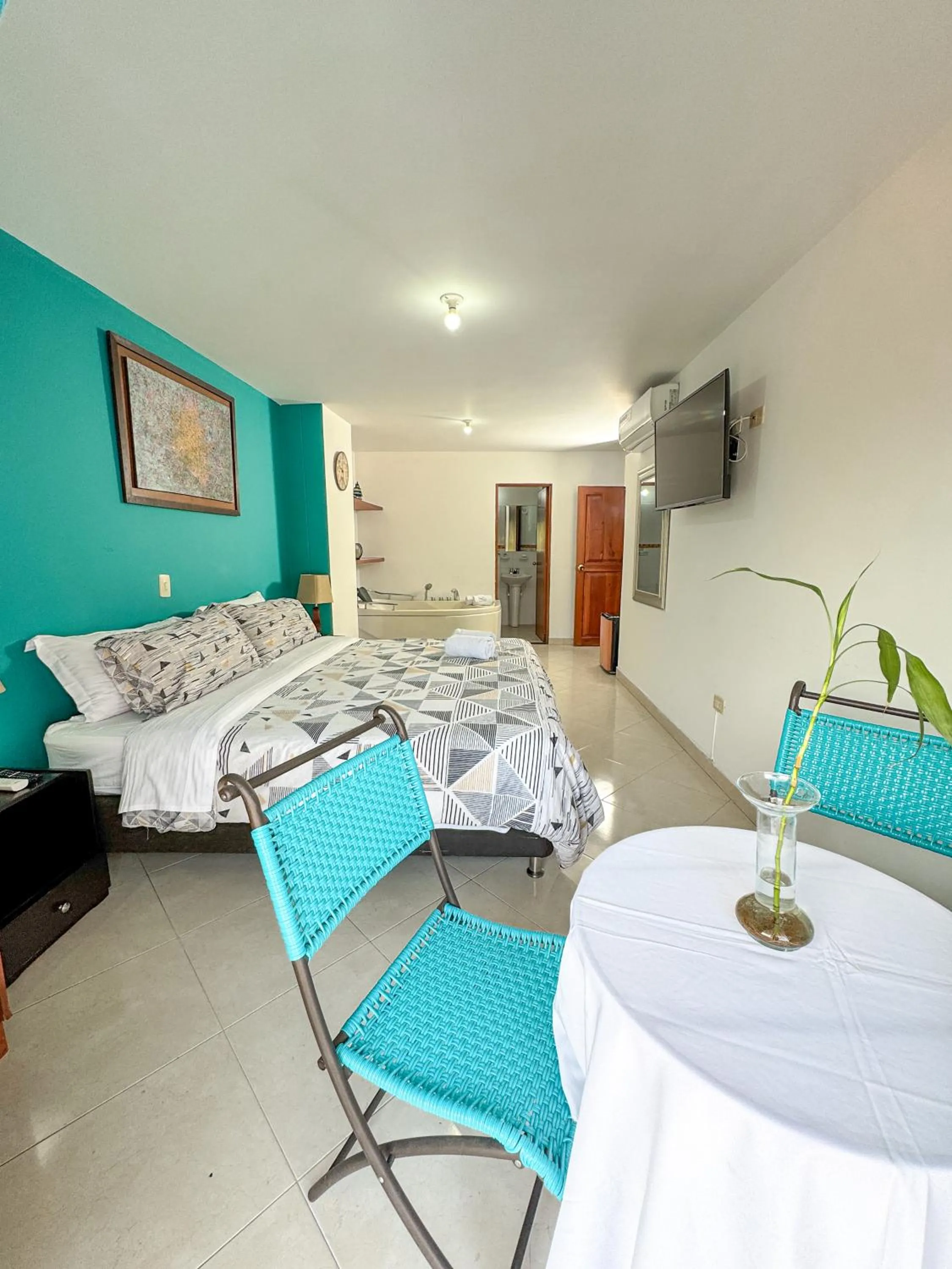 Deluxe Suite with Spa Bath in Hotel Puerto Bahia