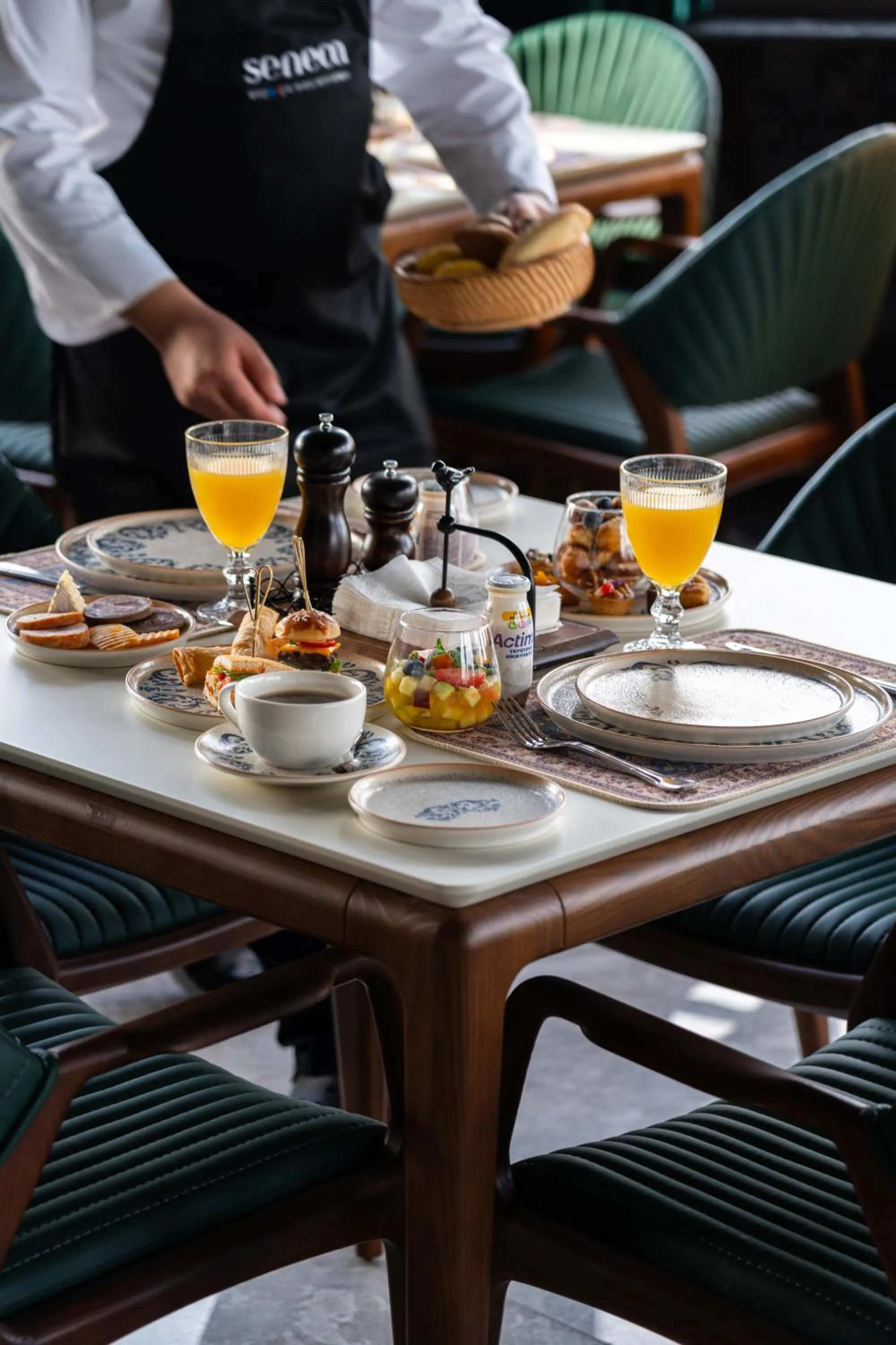 Food and drinks in Grand Dior