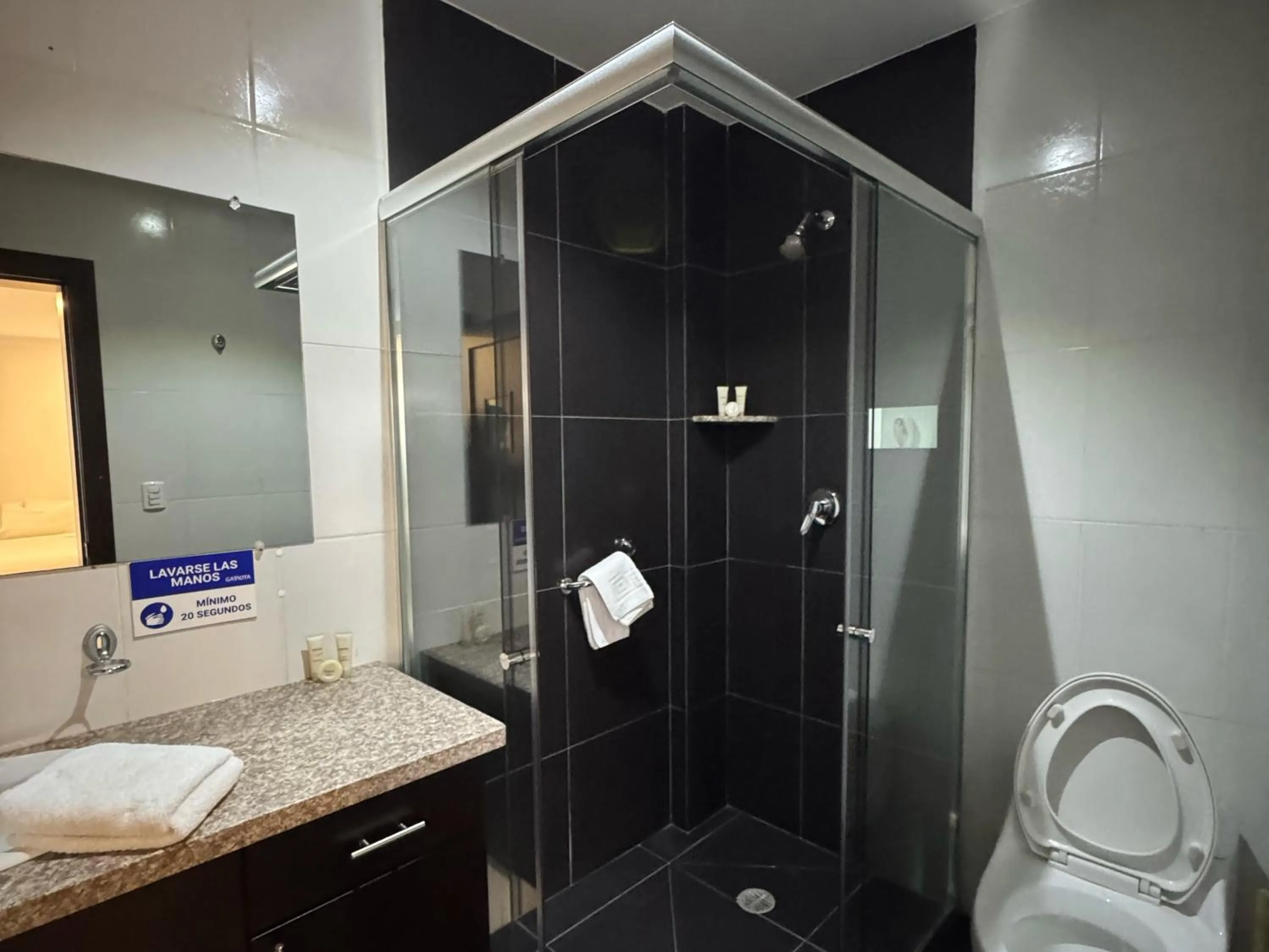 Bathroom in Gaviota Apartments & Suites