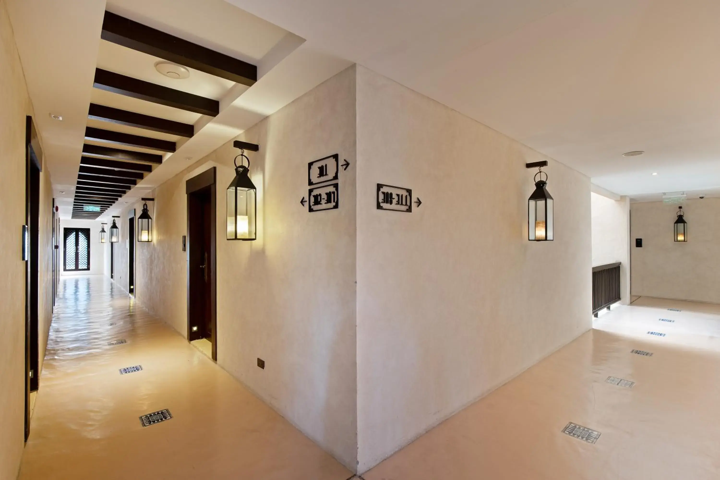 Property building in Dewan Bangkok Property building in Dewan Bangkok