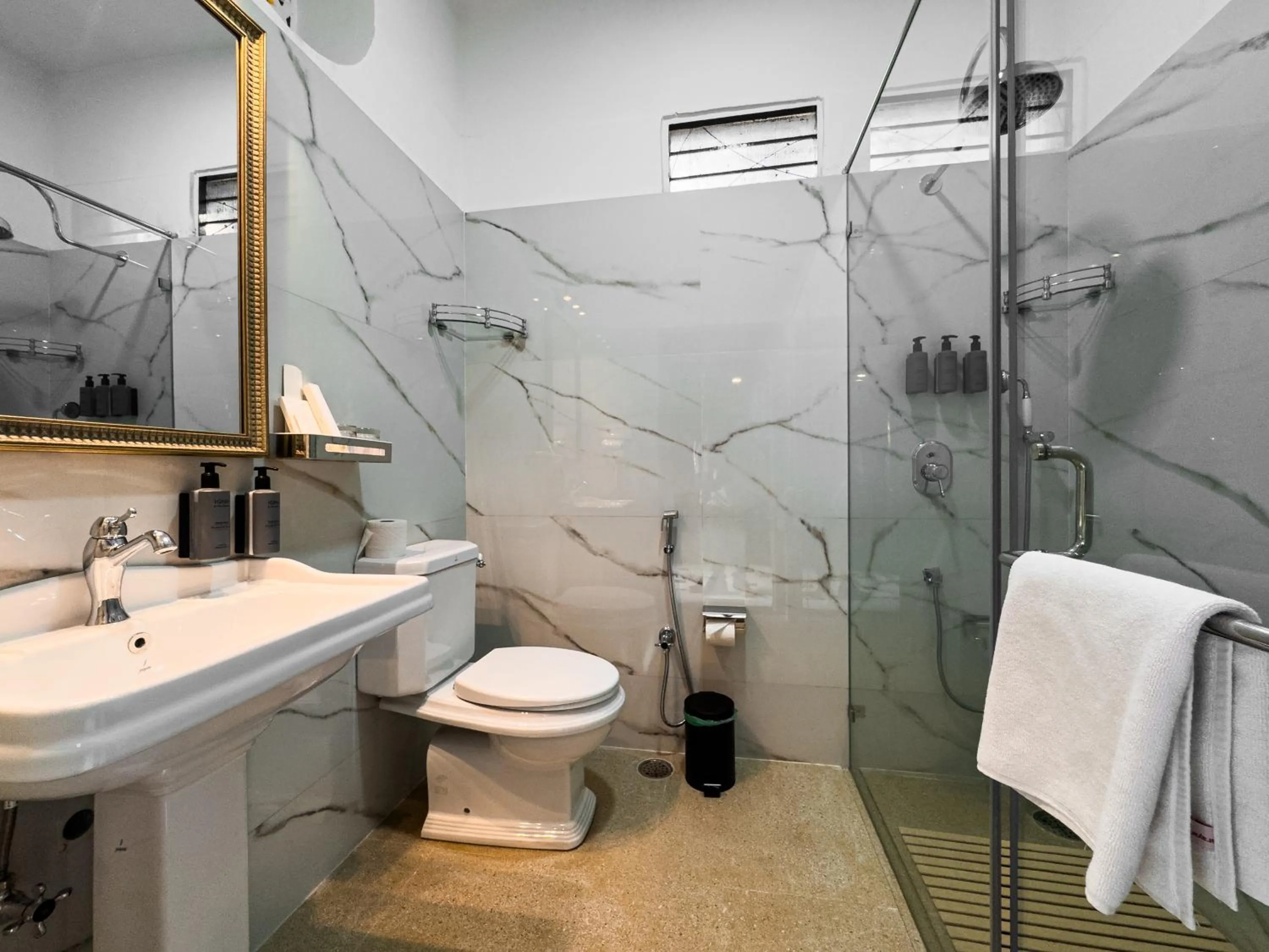 Bathroom in Hotel Narain Niwas Palace