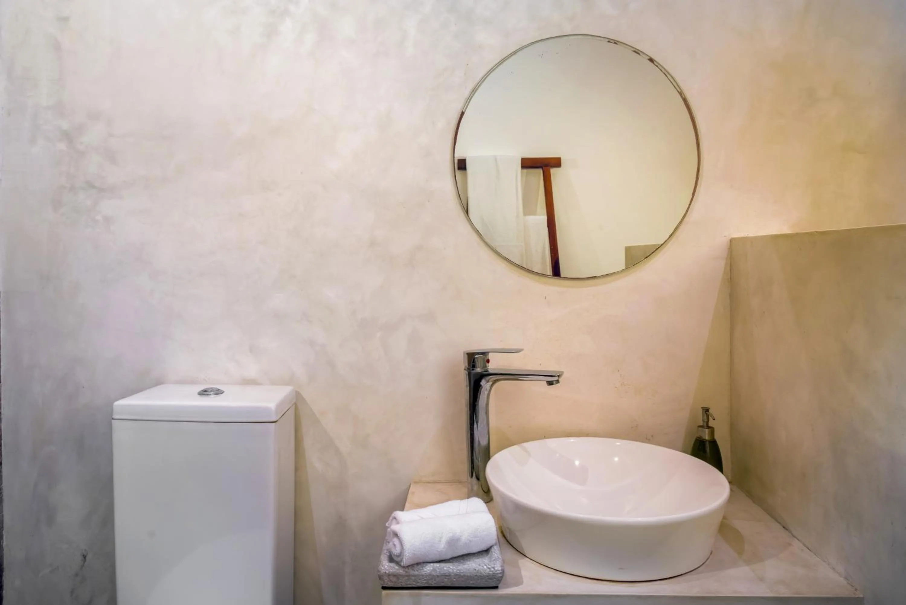 Bathroom in No 05 Middle Street