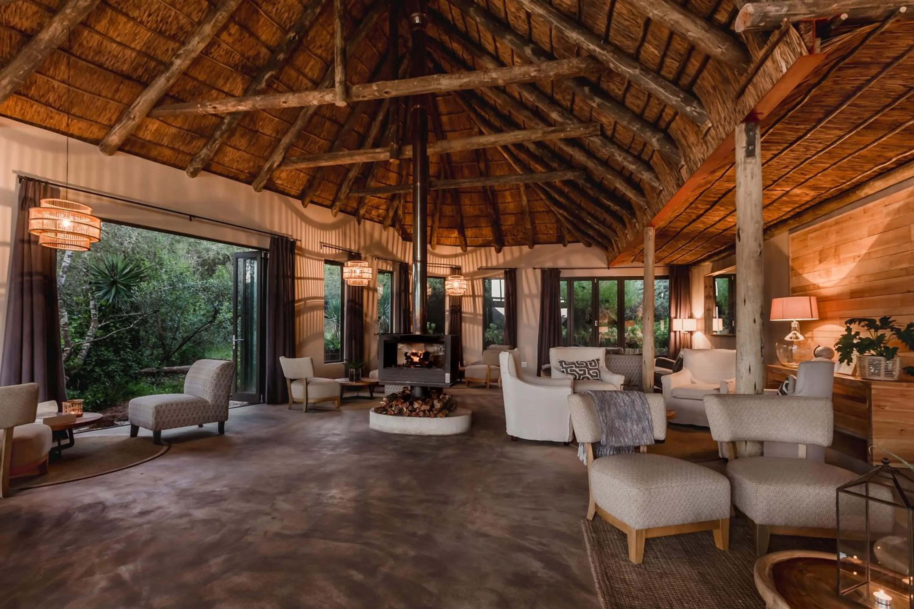 Living room in Bukela Game Lodge - Amakhala Game Reserve