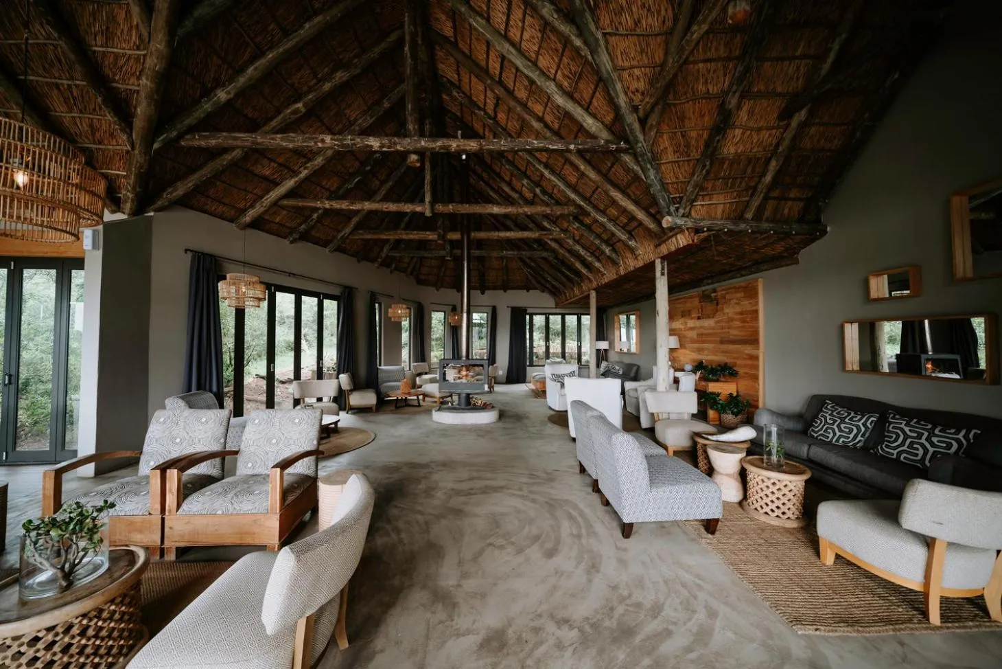 Living room in Bukela Game Lodge - Amakhala Game Reserve
