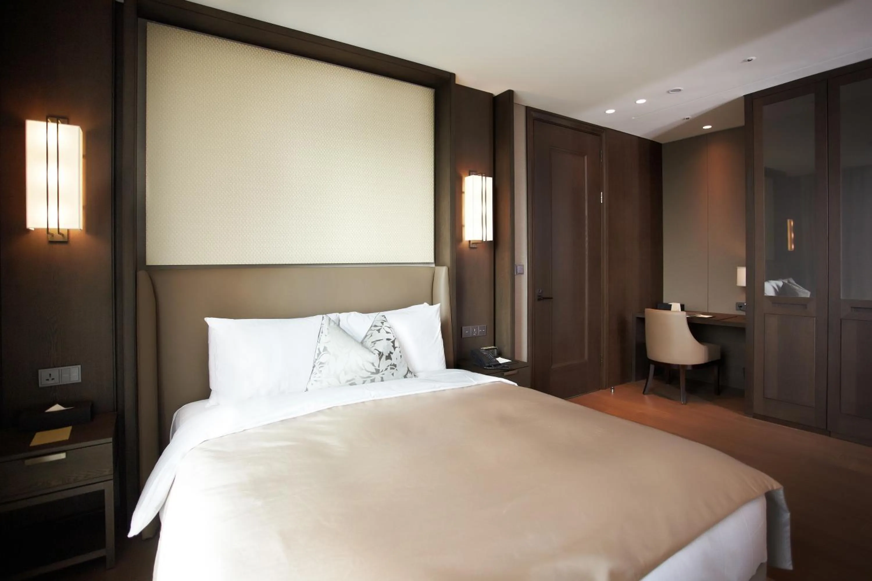 Bed in Crown Park Hotel Seoul Myeongdong