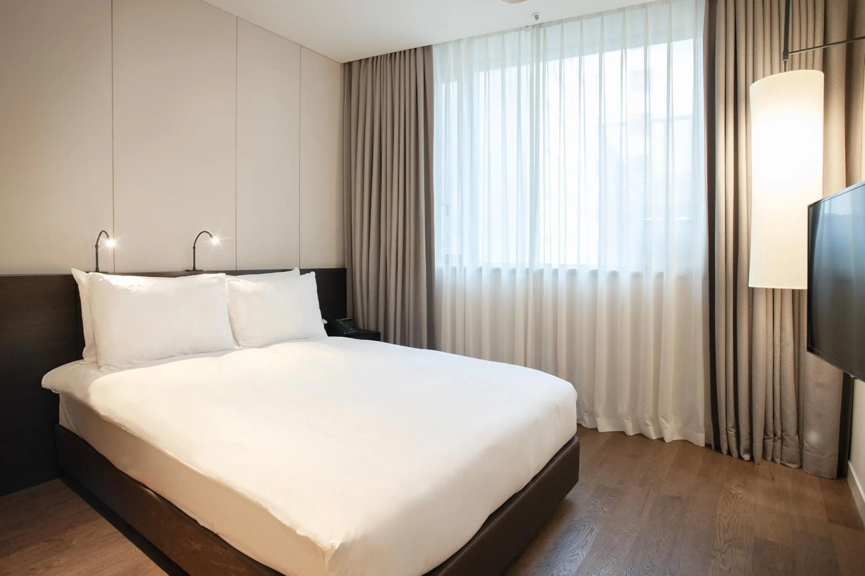 Bedroom, Bed in Crown Park Hotel Seoul Myeongdong