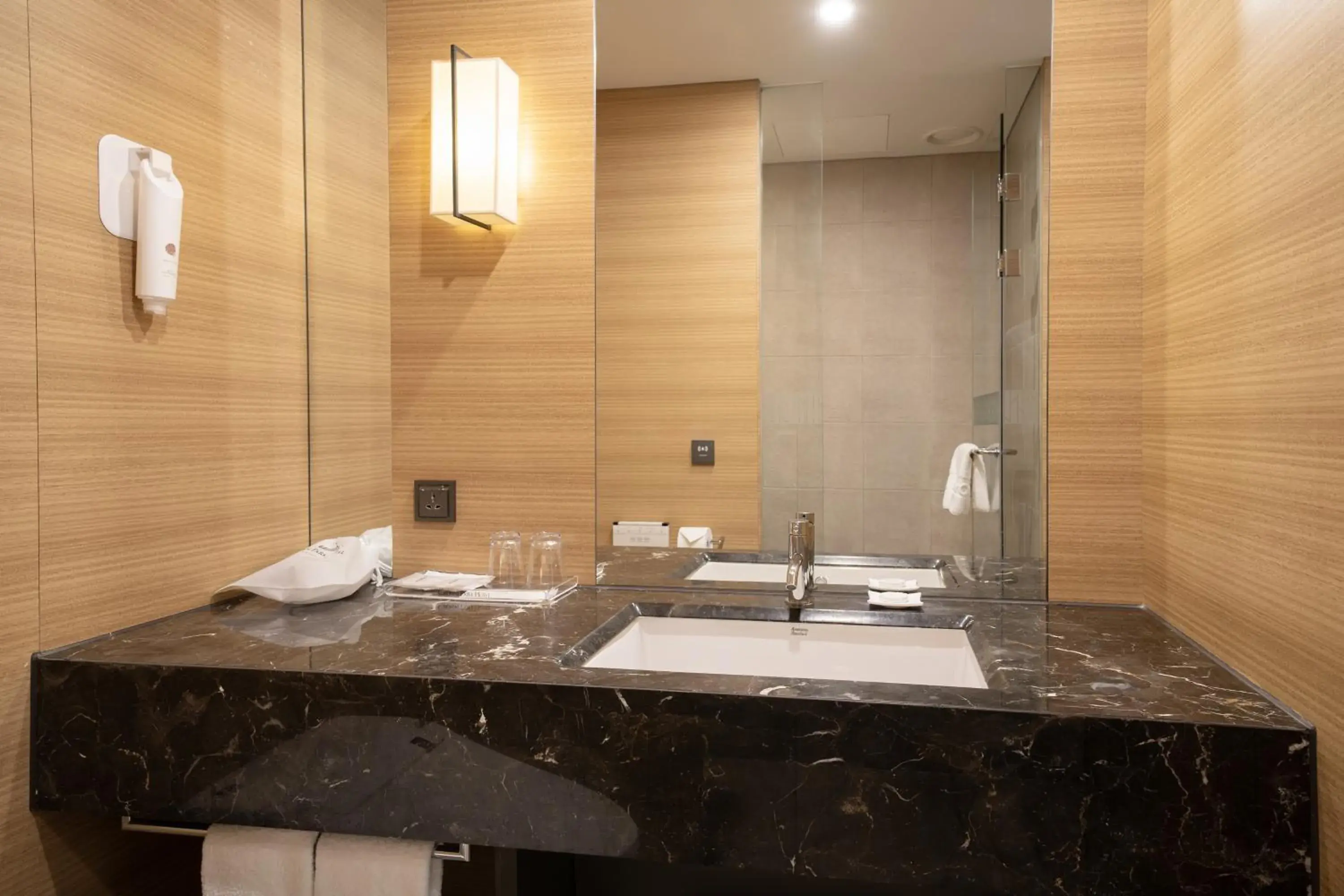 Bathroom in Crown Park Hotel Seoul Myeongdong Bathroom in Crown Park Hotel Seoul Myeongdong