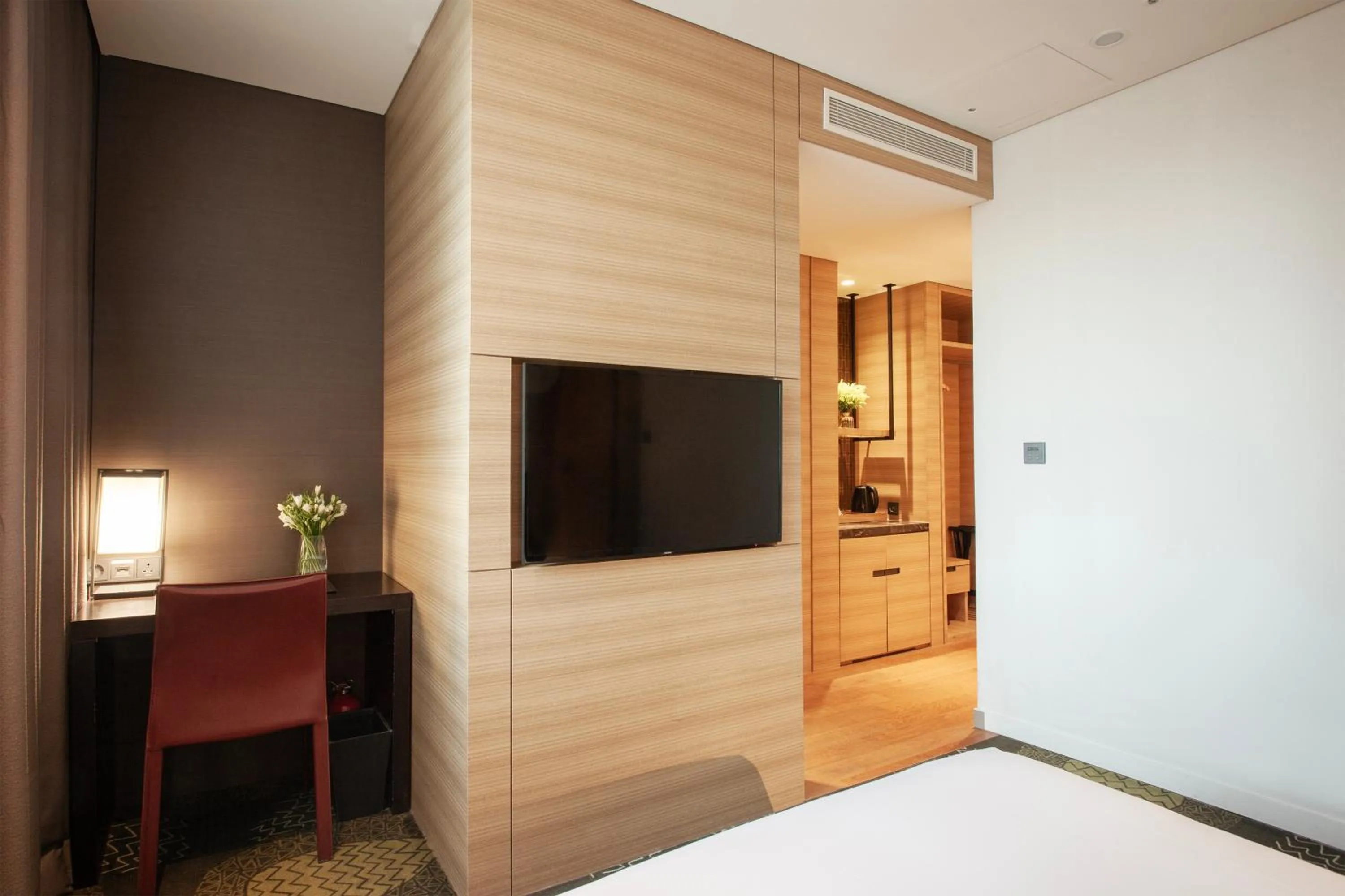 Bedroom, Bed in Crown Park Hotel Seoul Myeongdong