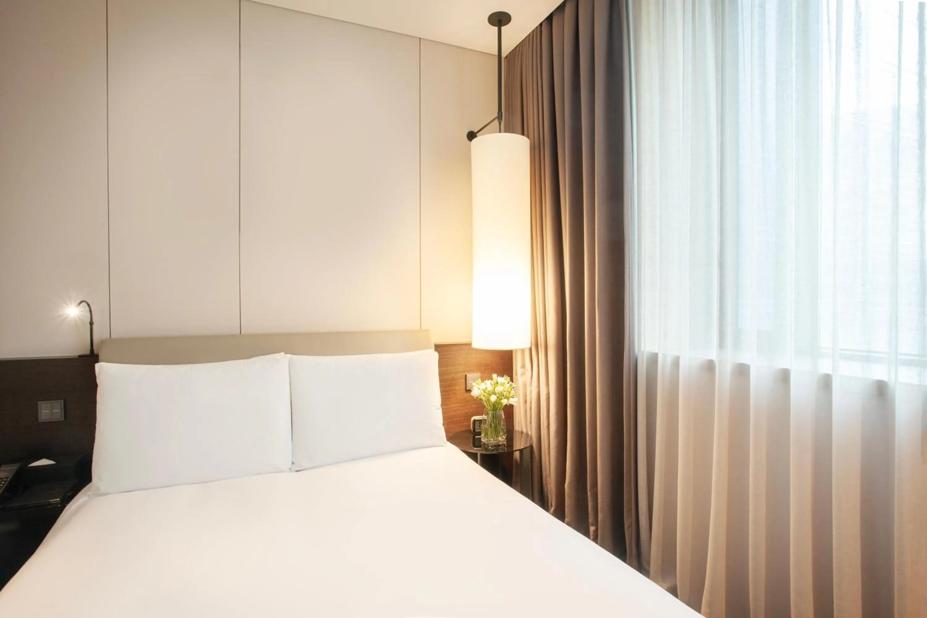 Bedroom, Bed in Crown Park Hotel Seoul Myeongdong