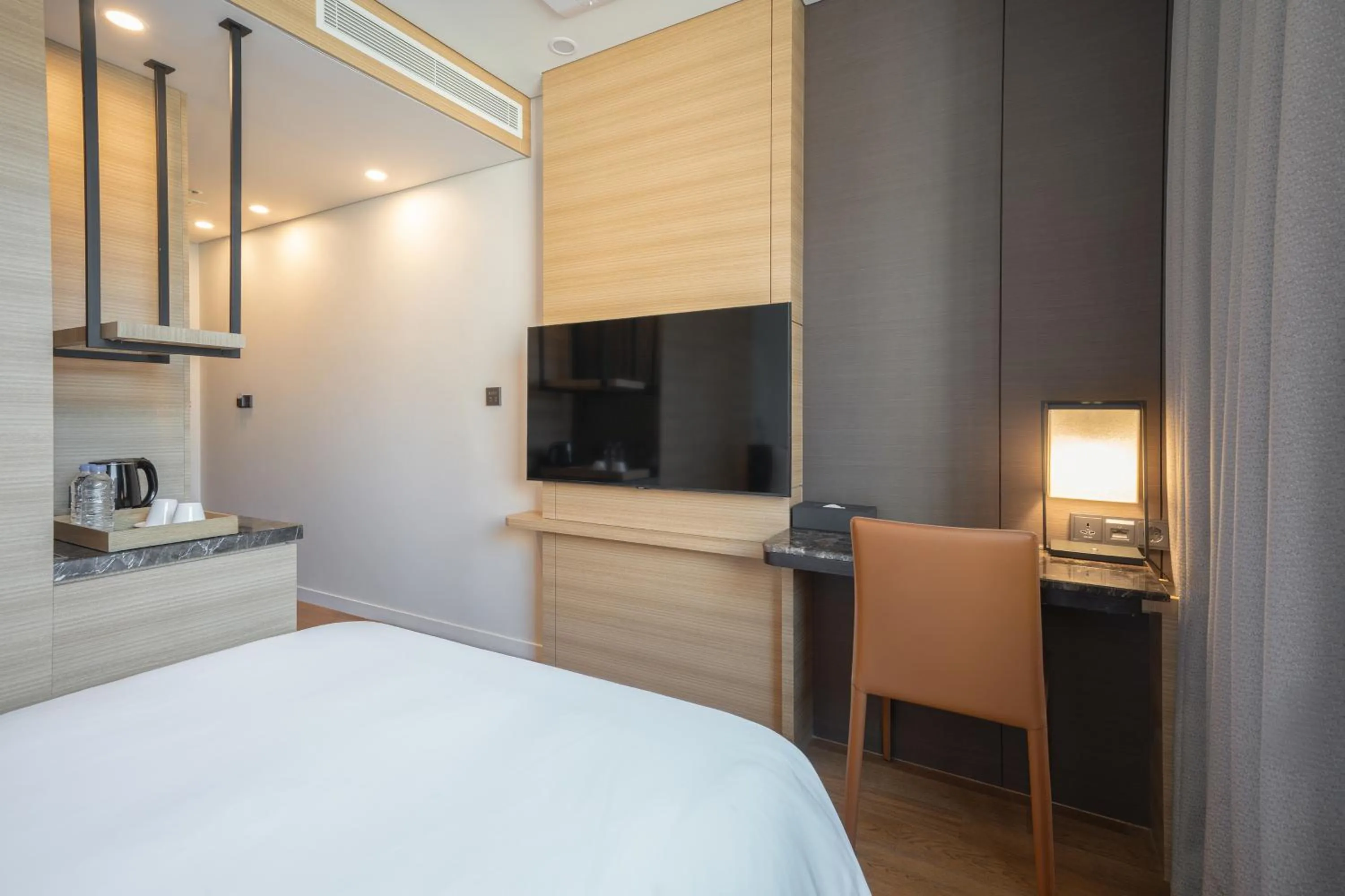 TV and multimedia, Bed in Crown Park Hotel Seoul Myeongdong