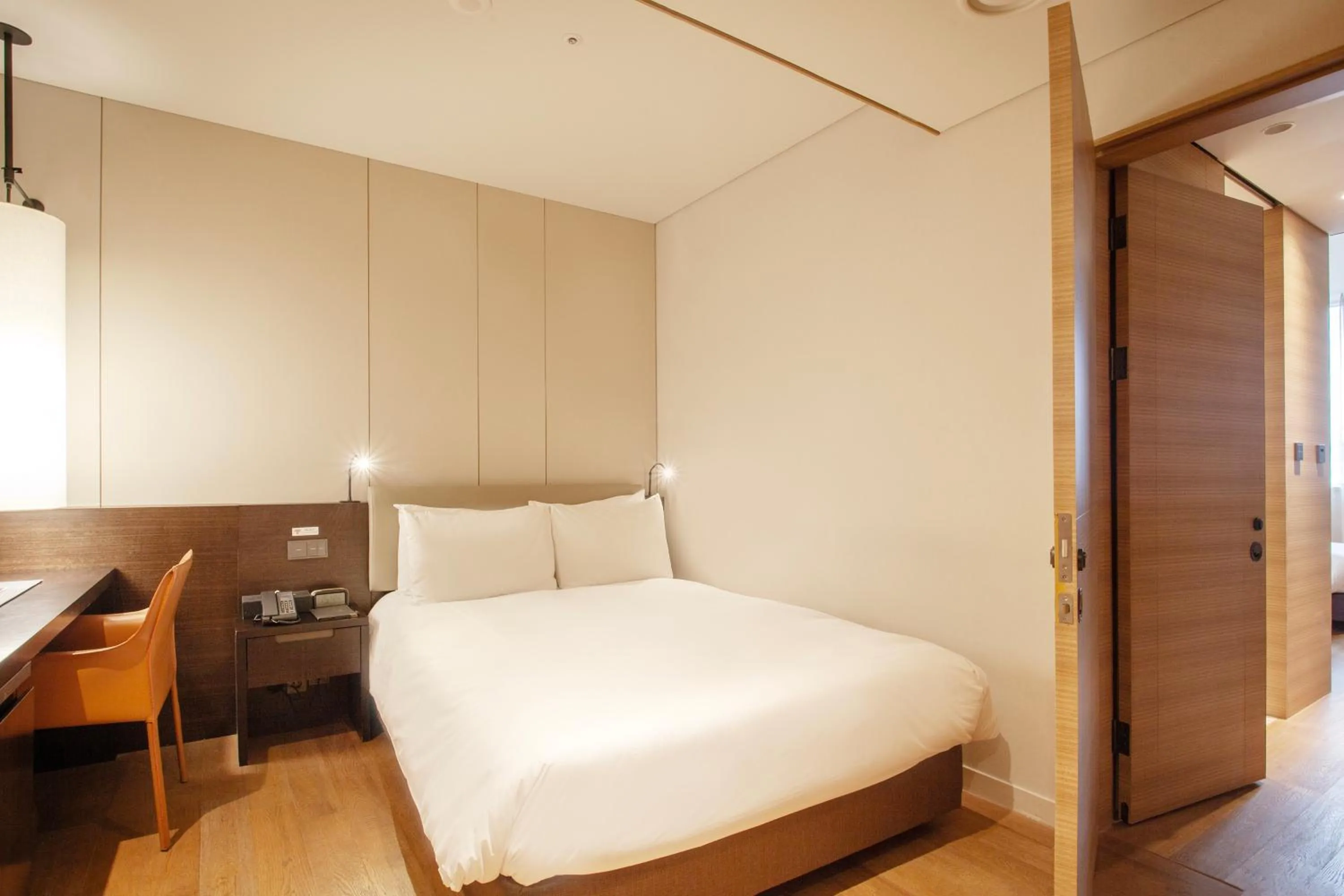 Bedroom, Bed in Crown Park Hotel Seoul Myeongdong