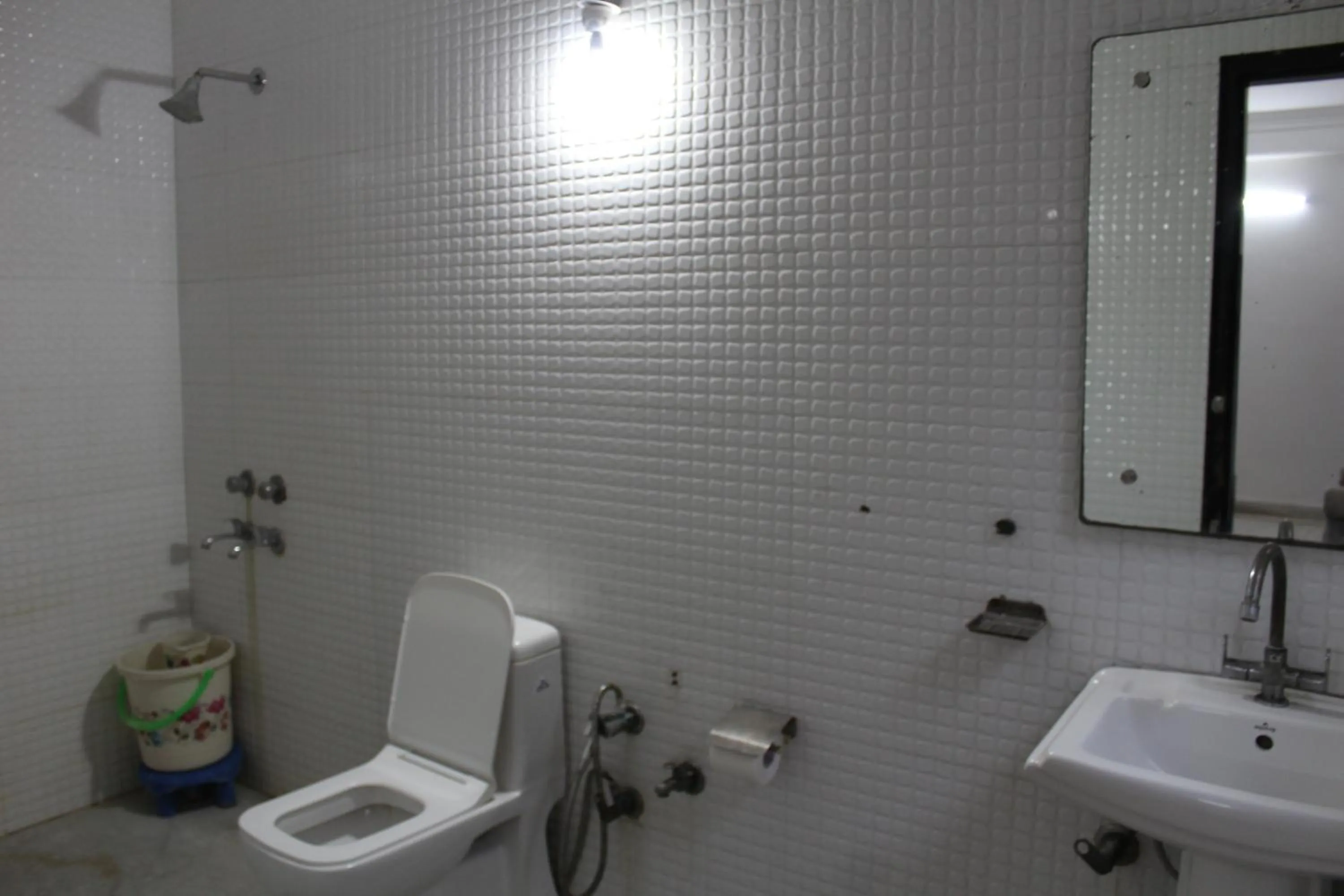 Shower in Hotel Yes Boss International- Awarded Best Hotel 2025 in Budget Category