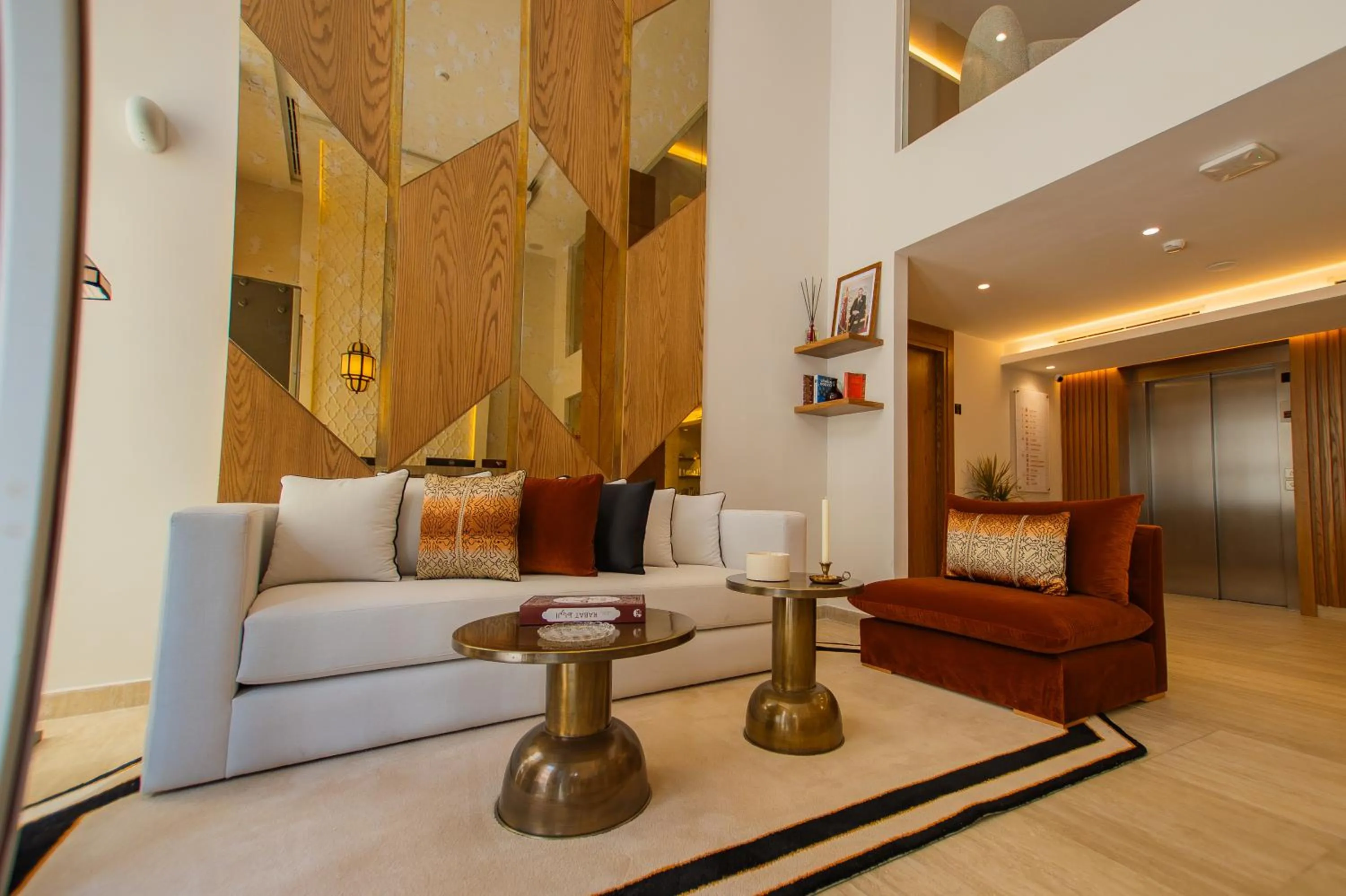 Lobby or reception in Dally Apart Hotel