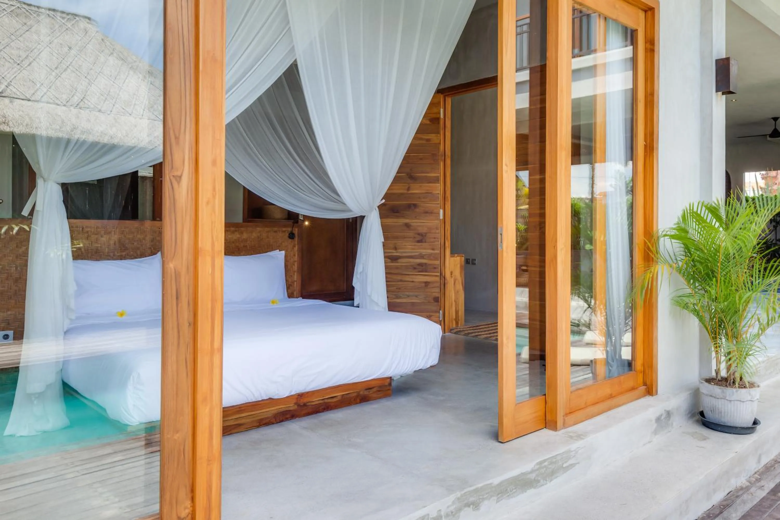 Facade/entrance, Bed in ZIN Berawa Villas & Bungalows