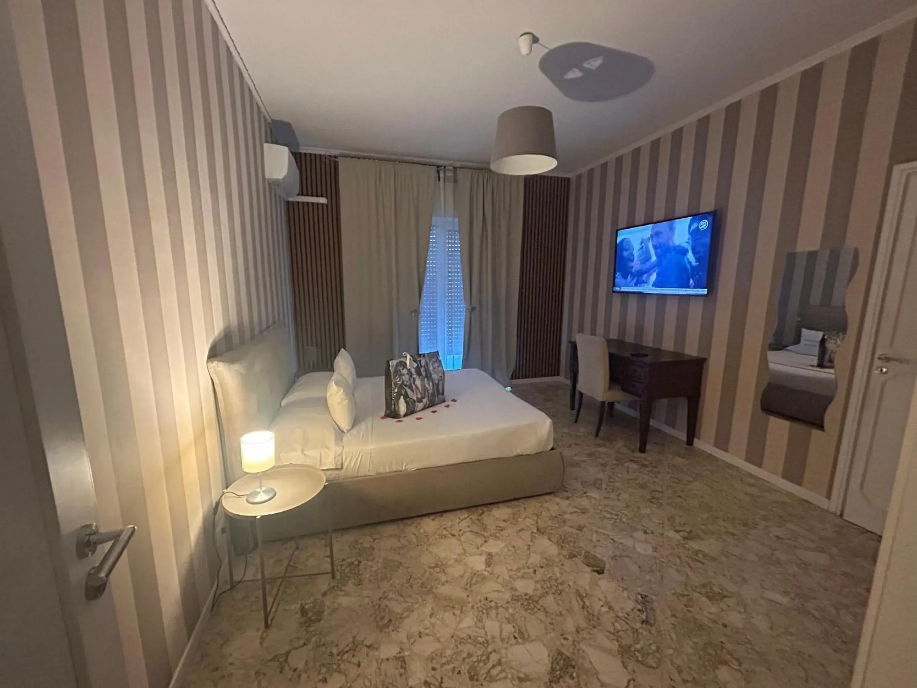 Deluxe Double Room with Balcony in B&B Baciami Ancora Deluxe Double Room with Balcony in B&B Baciami Ancora