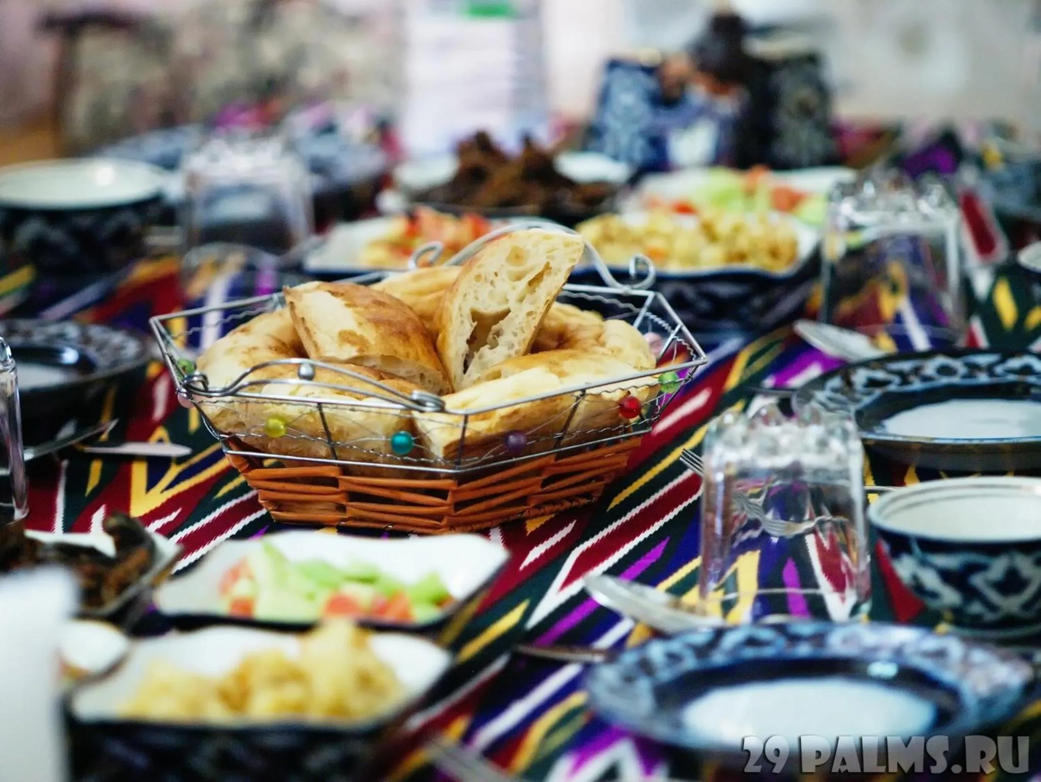 Restaurant/places to eat in Hotel Shams