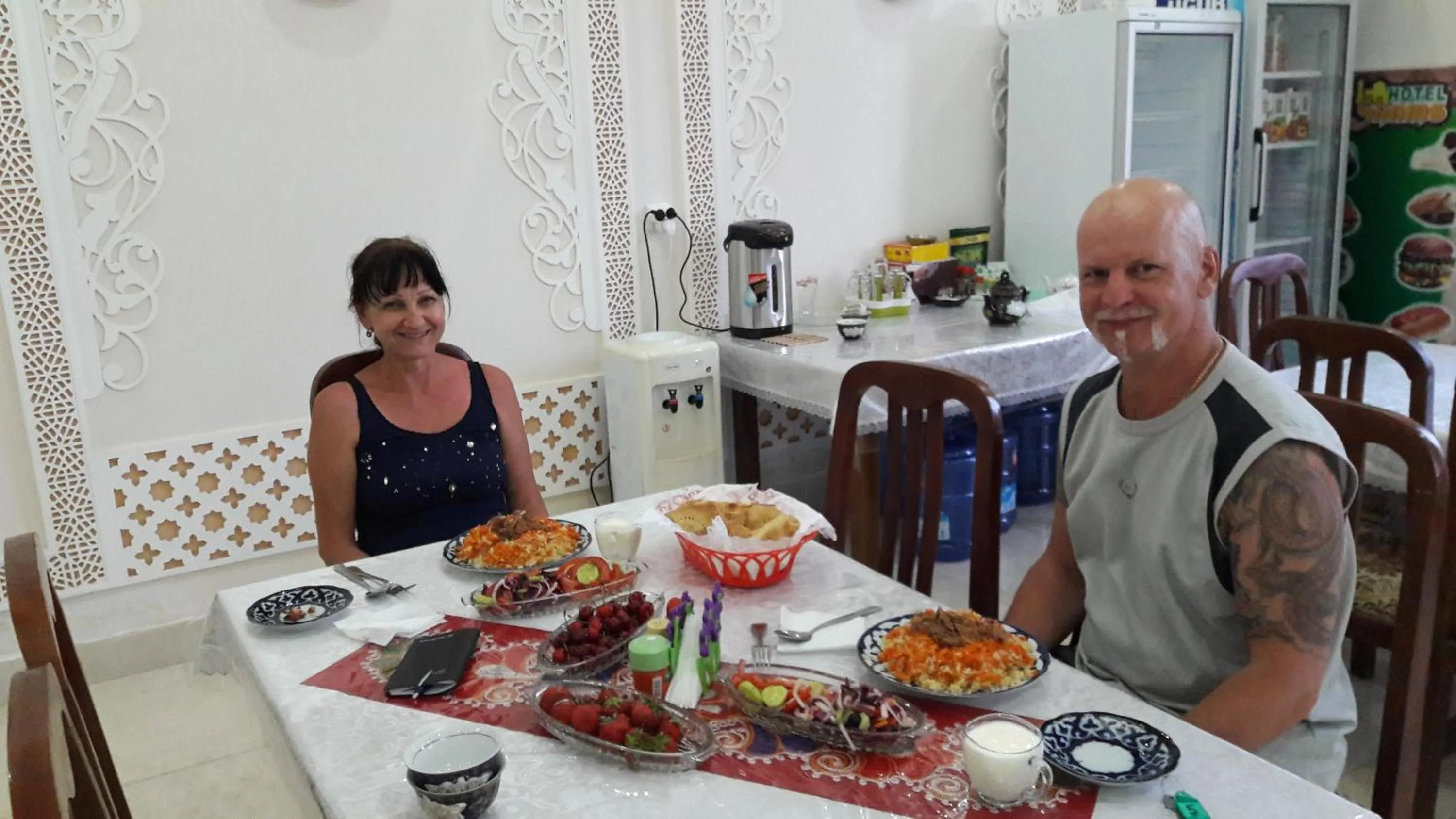 Restaurant/places to eat in Hotel Shams