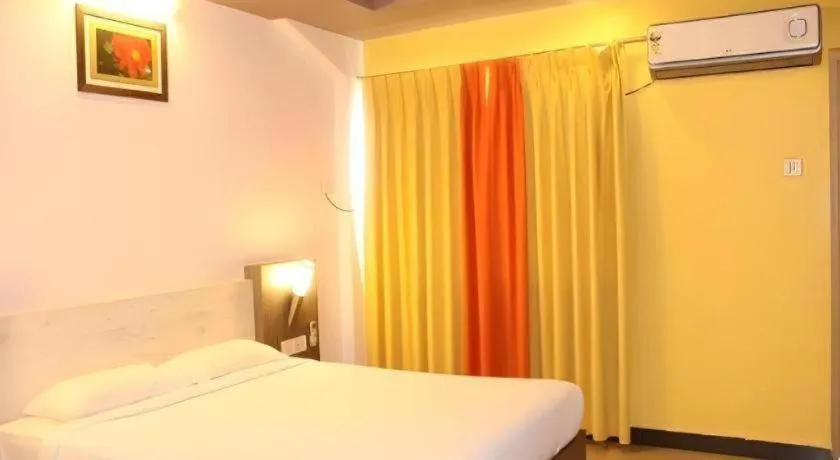 Bed in Hotel Colva Kinara