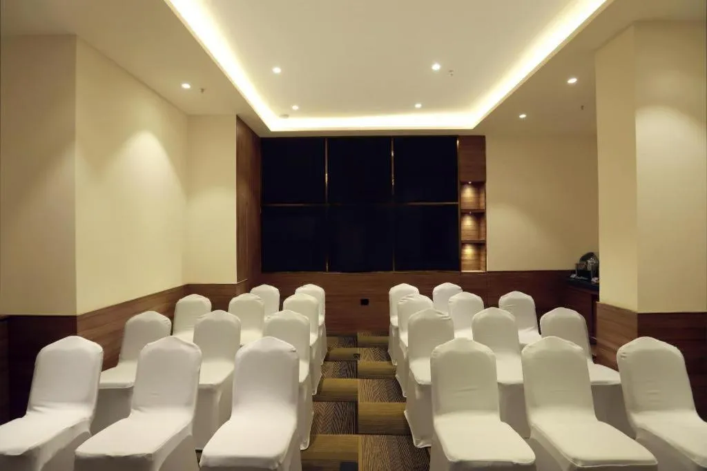 Aralia A business Hotel, MIDC