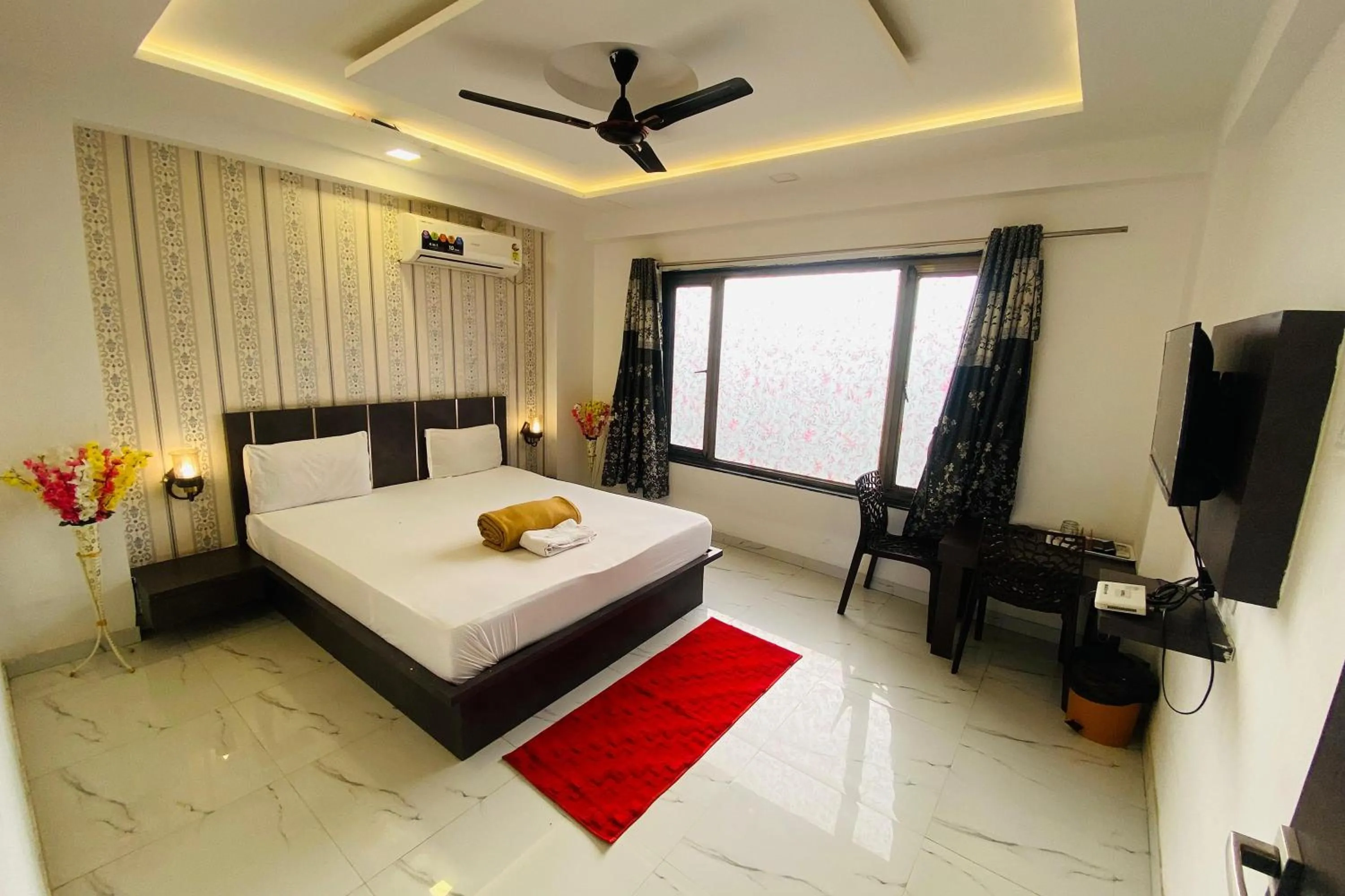 Bedroom, Bed in Sai Vishwa Lodging